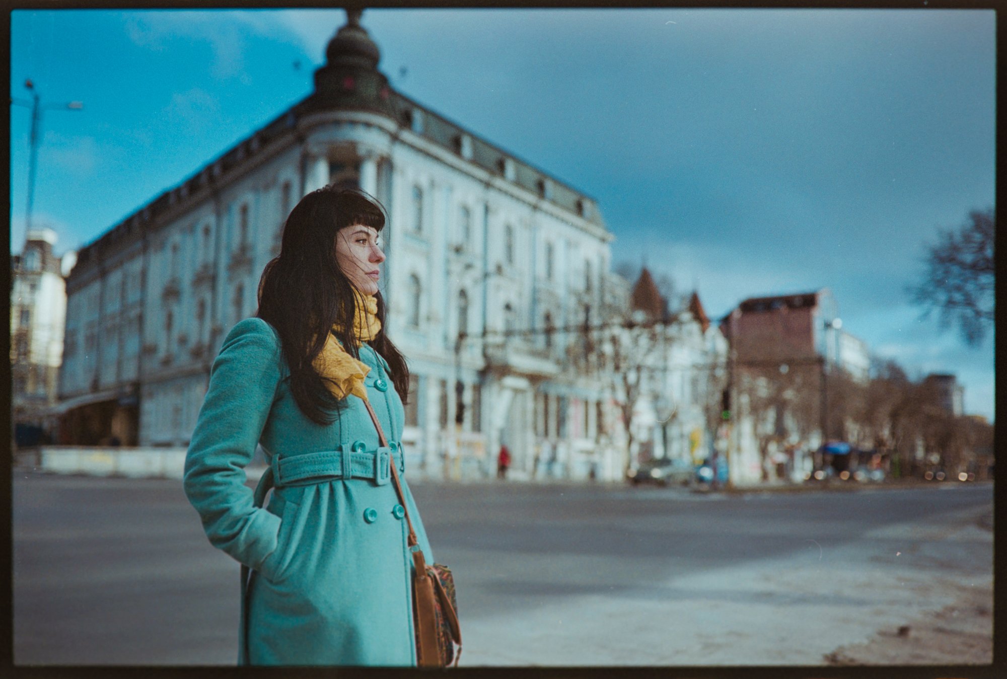girl , city , film , nikon F80 , portraits , street , Alexandar Lazarov