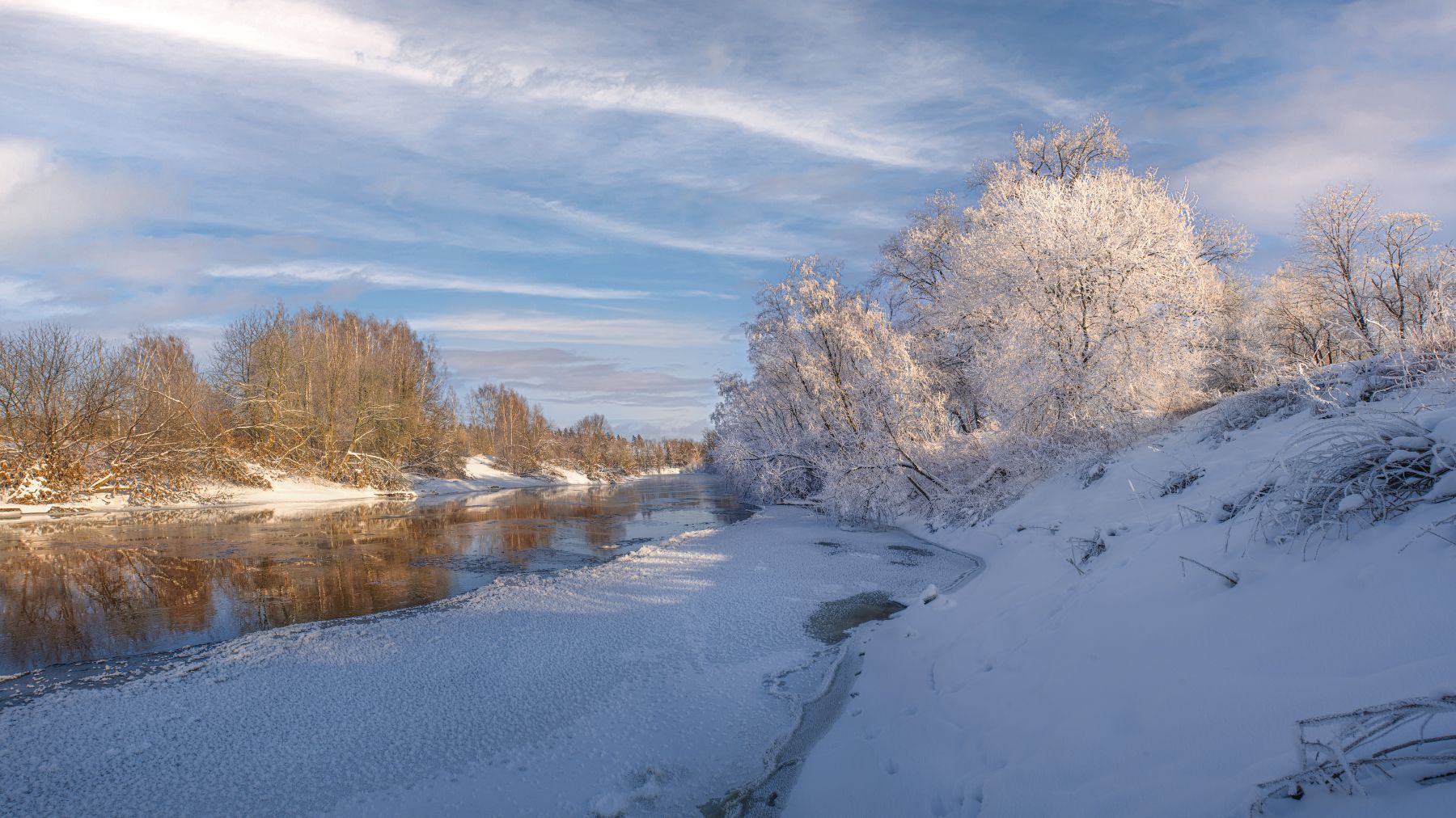 зима,река.берег,снег,иней,небо,облака,отражение, Виталий Полуэктов