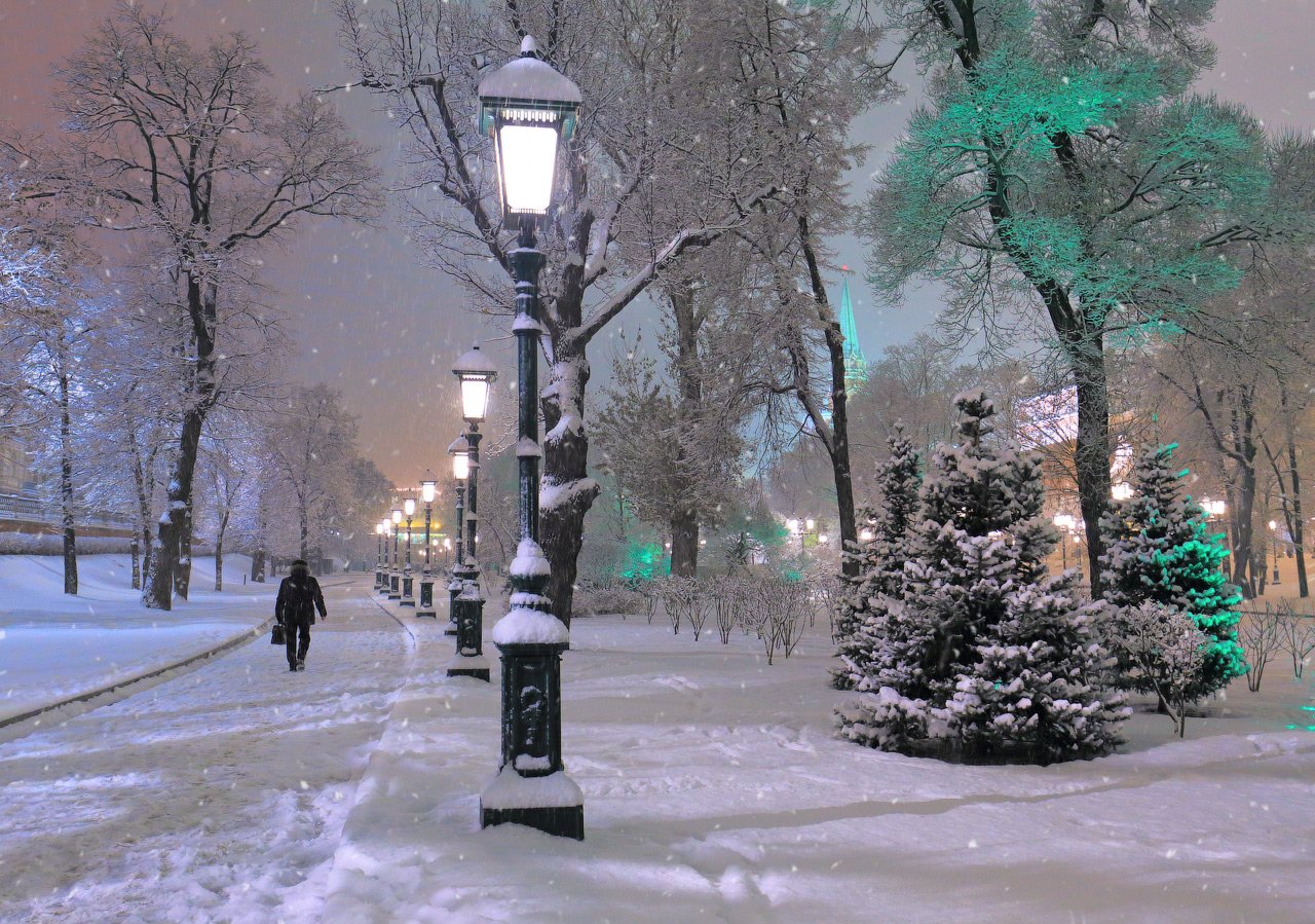 александровский, аллея., вечер, зима, кремль, москва, снегопад, фонари, Виктор Климкин