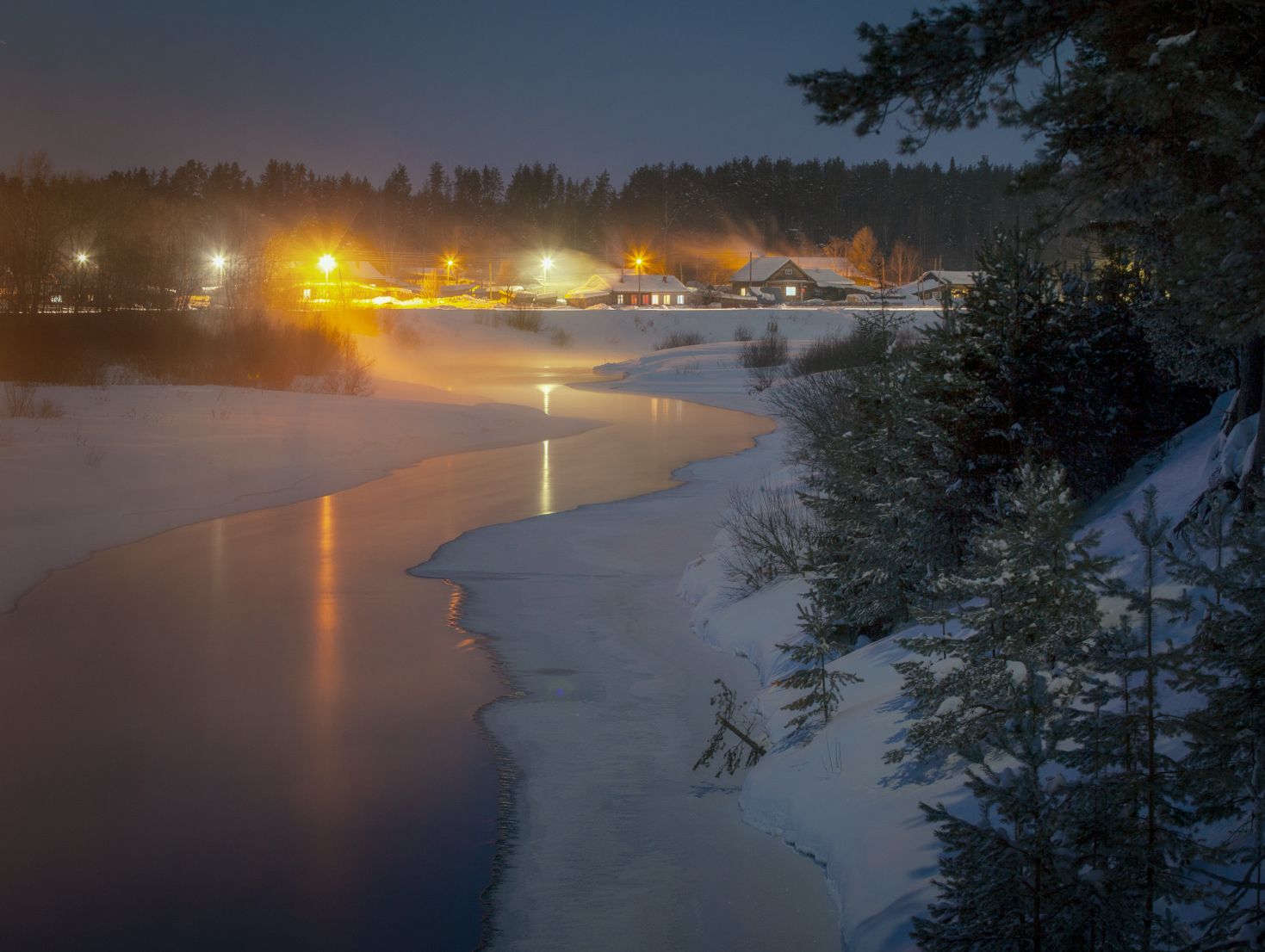 вечер река туман испарения зима мороз деревня свет снег лес елки, Сергей Буторин