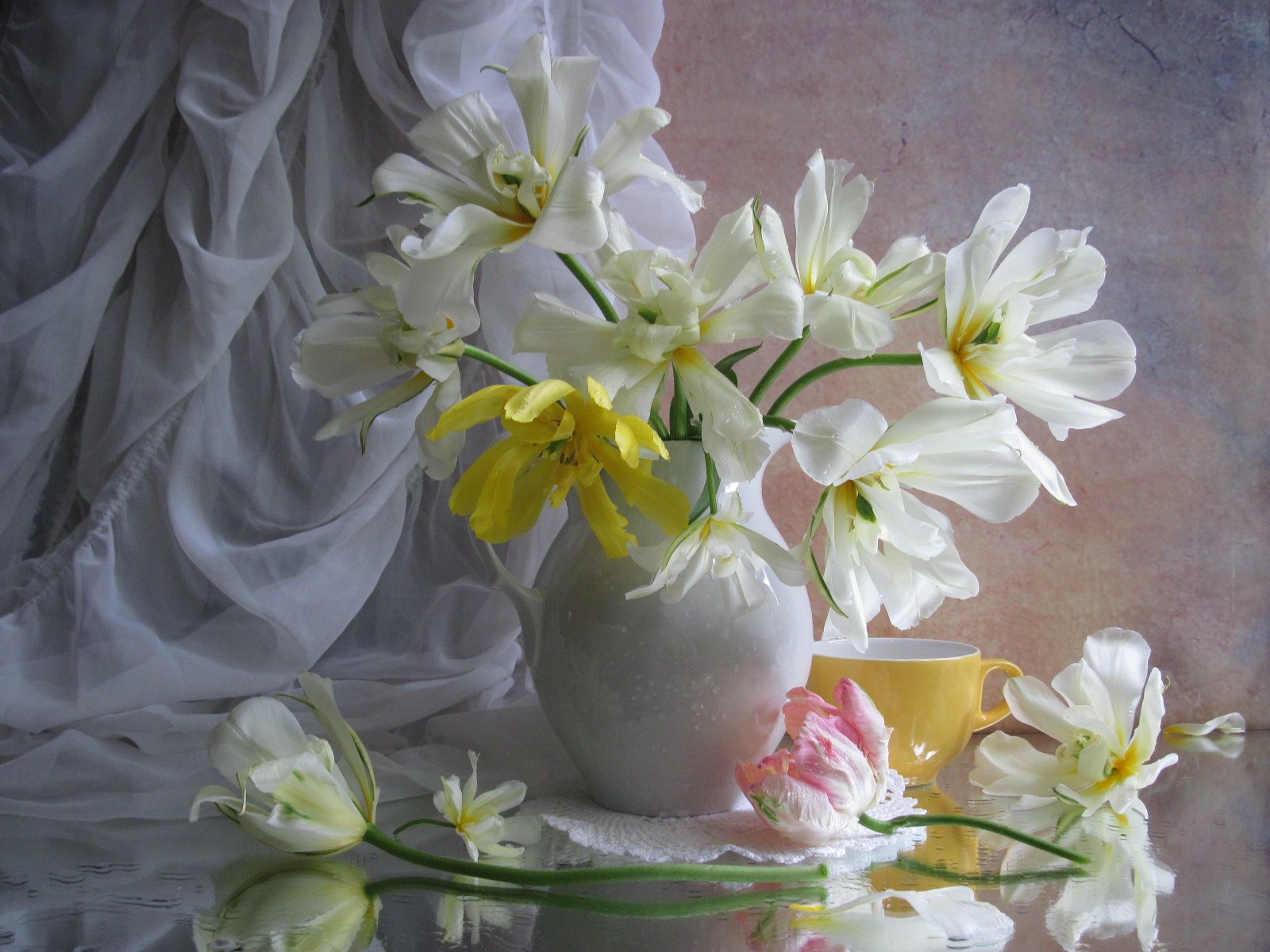 цветы, букет, тюльпаны, кувшин. кружка, штора , Наталия Тихомирова