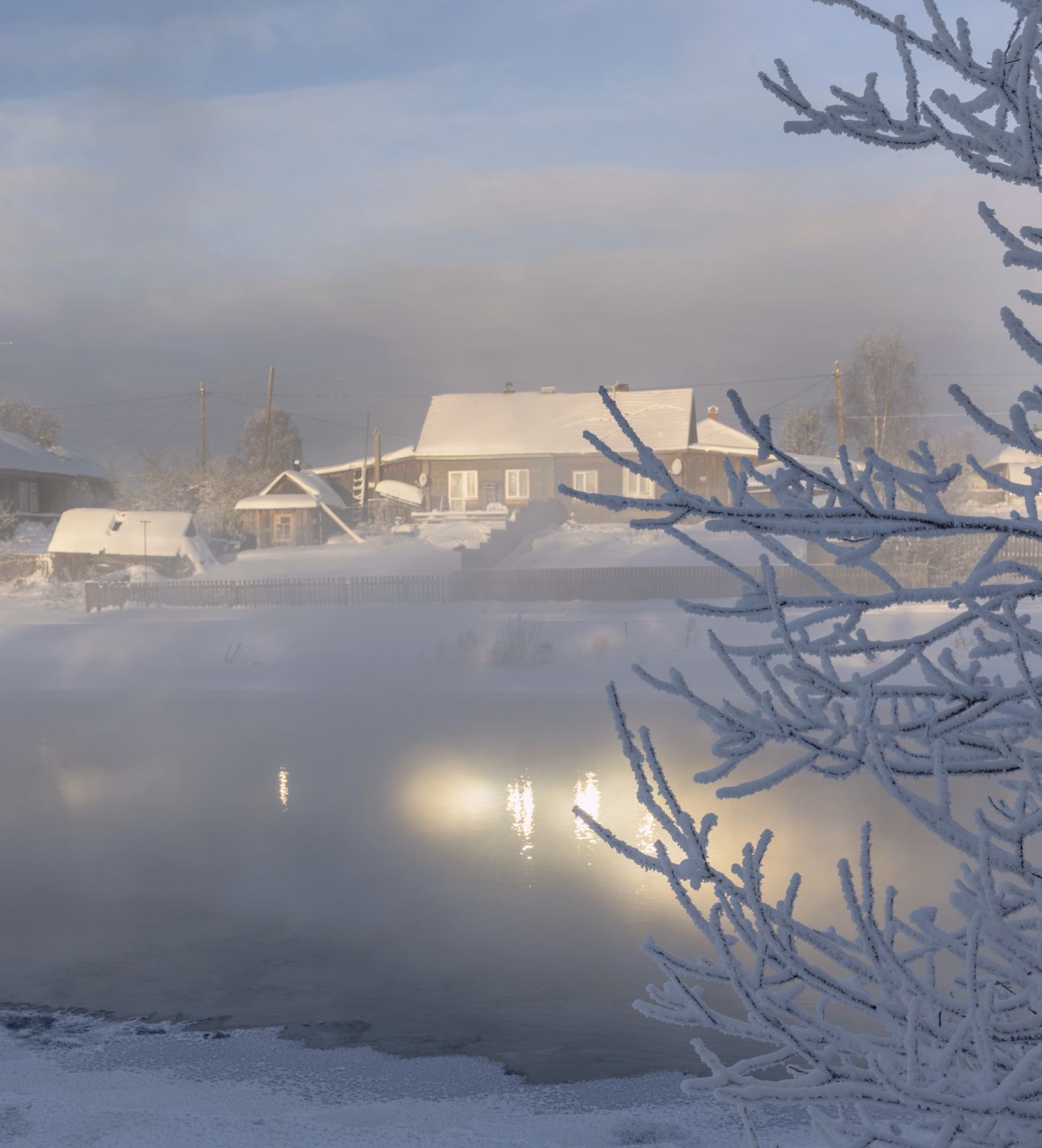утро солнце река парение блики отражение домик зима иней, Сергей Буторин