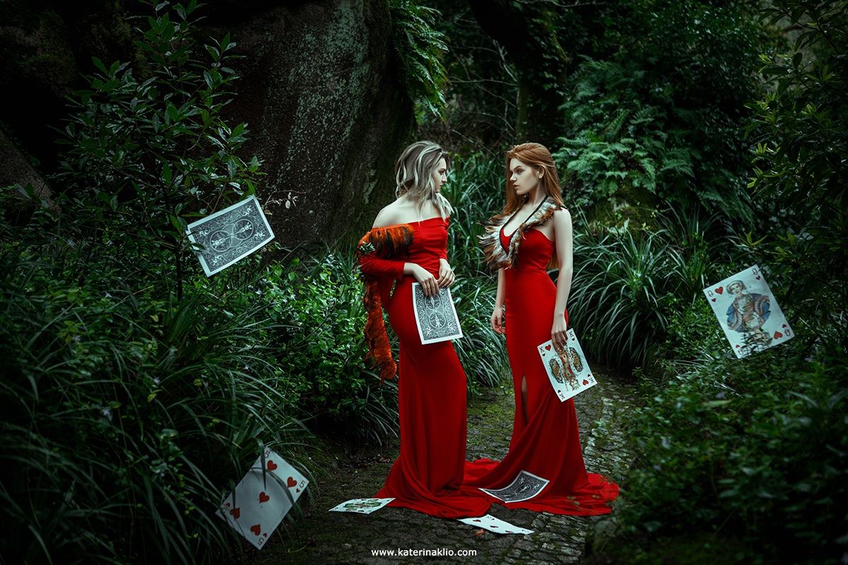red, queen, model, two, women, couple, red, green, beauty, dress, together, beautiful, two beautiful women, red and green, Катерина Клио