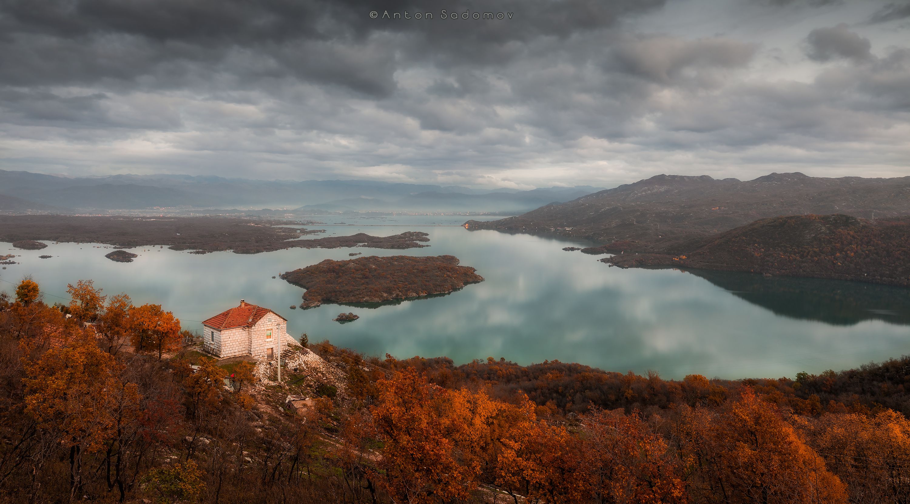 черногория, озеро, домик, вода, отражение, Антон Садомов