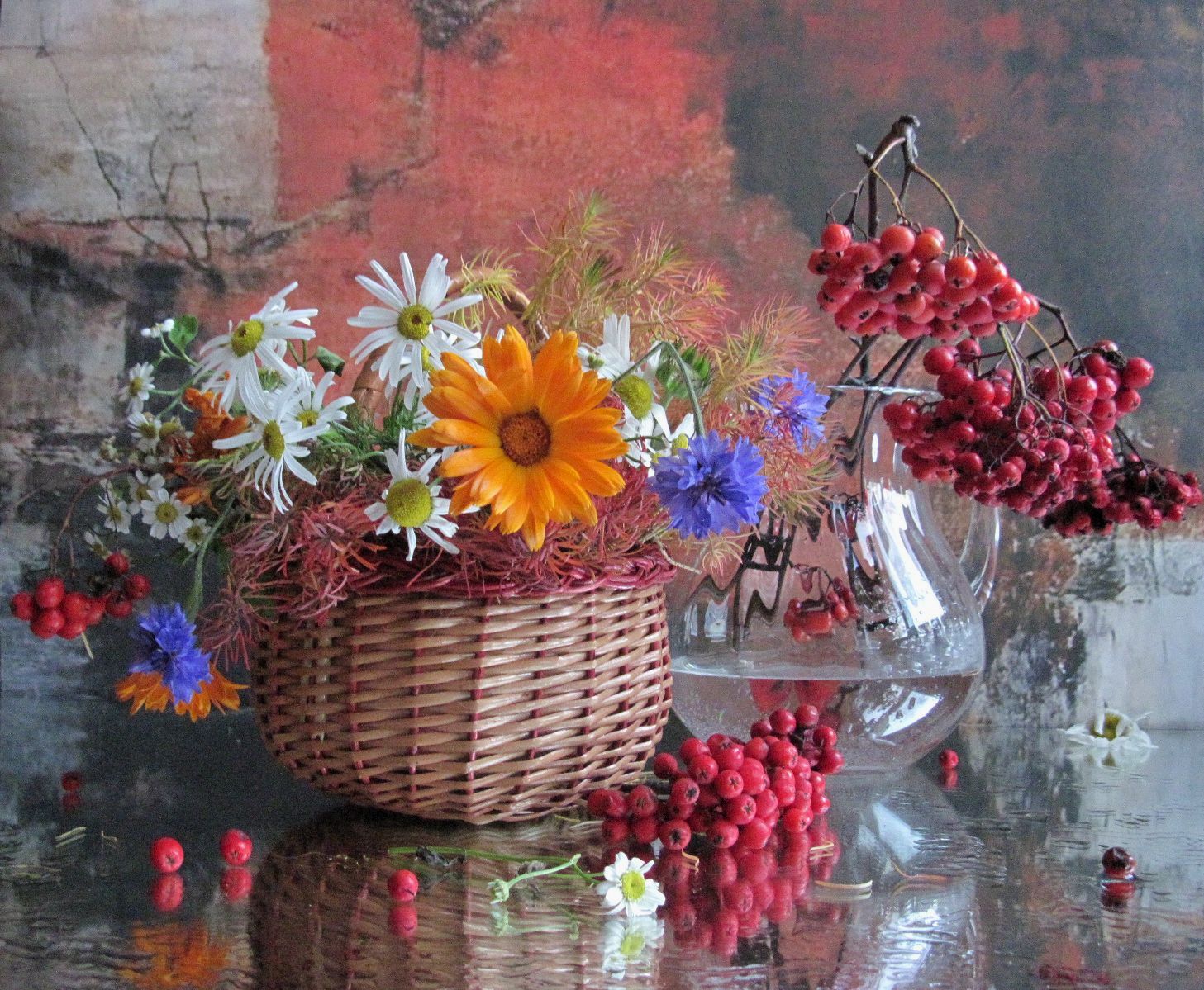 цветы, букет, ромашки, васильки, хризантемы,  календула, ветки, рябина, кувшин, корзинка, Наталия Тихомирова