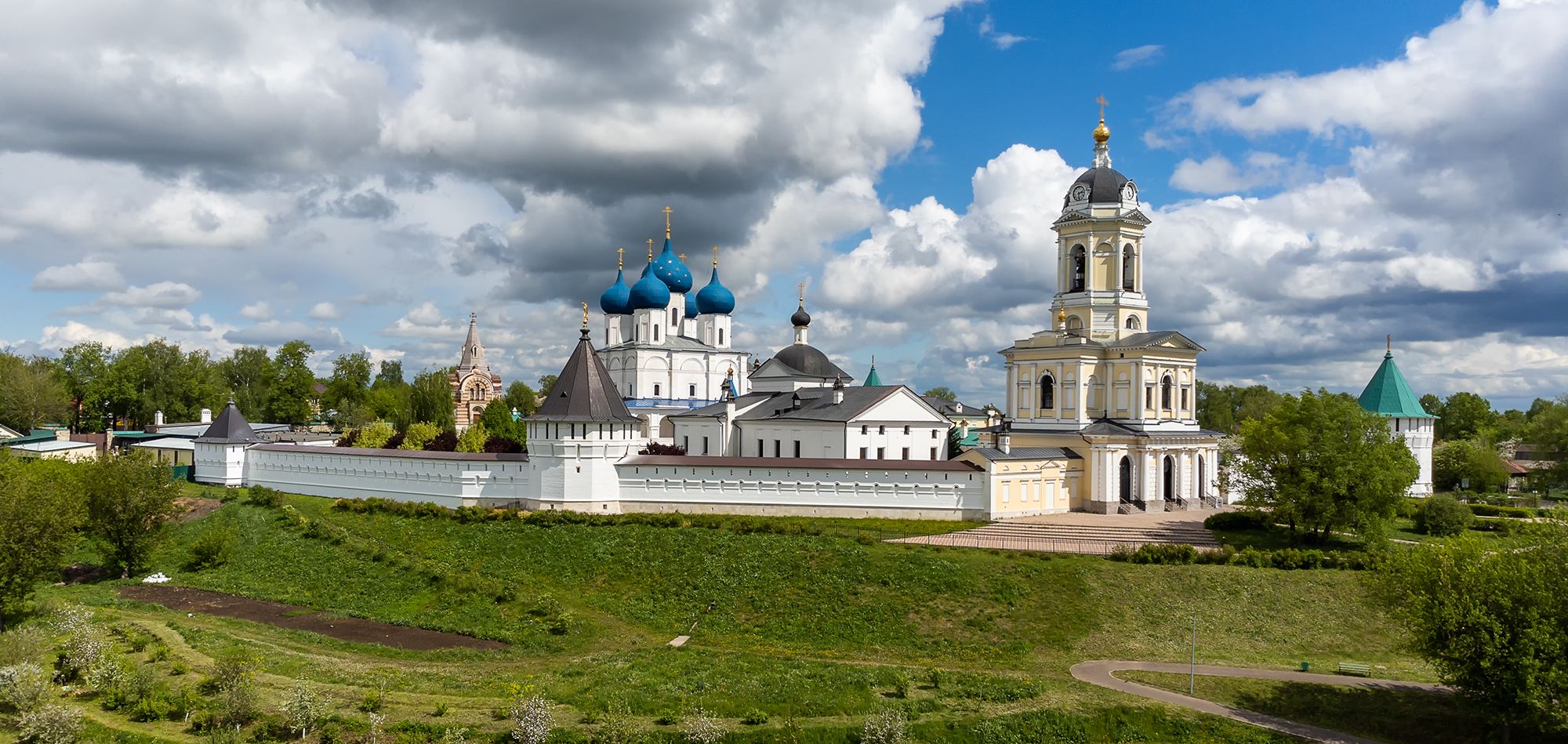 Покровский храм Высоцкого монастыря