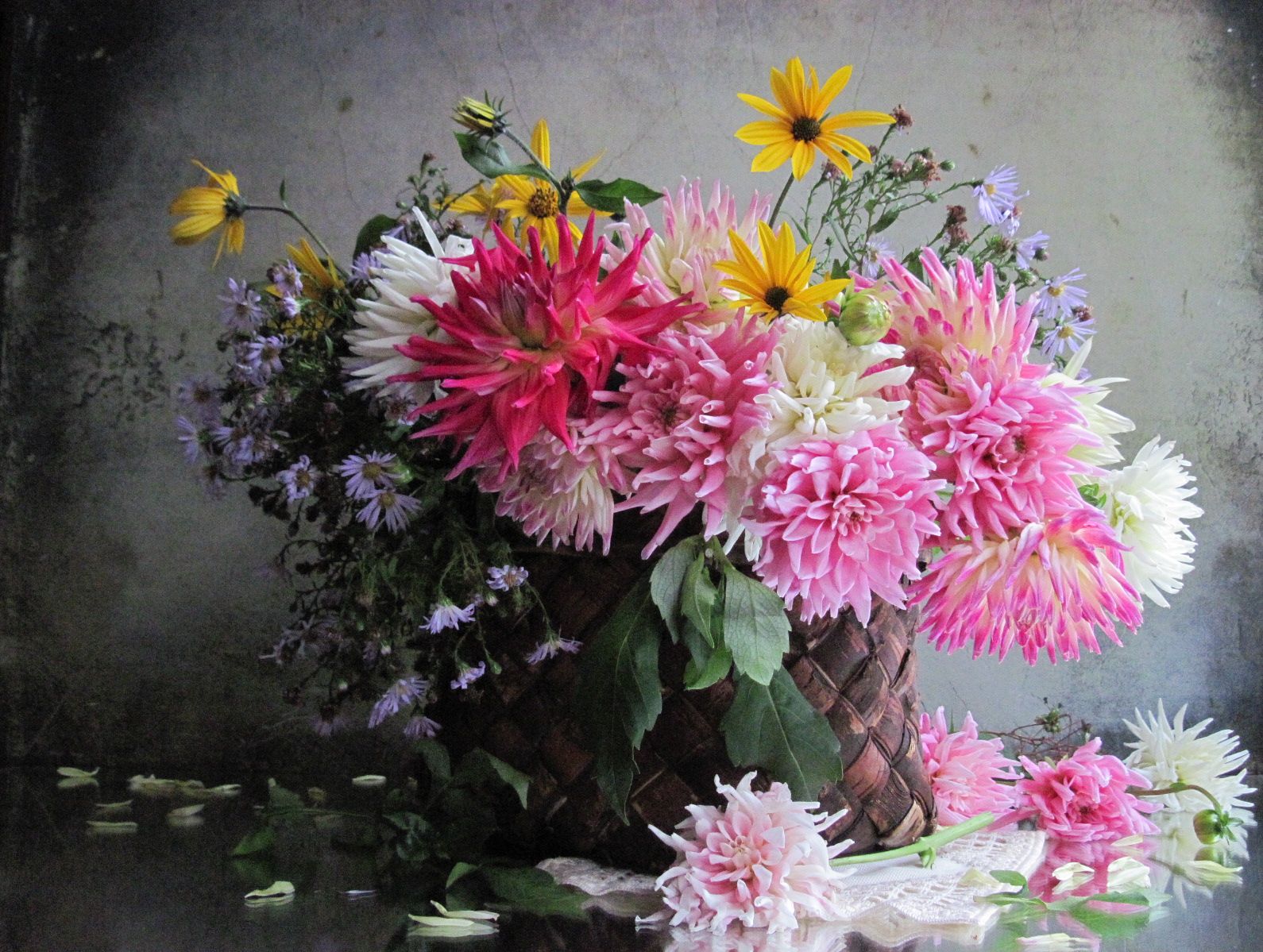 цветы, букет, георгины. тапинамбур, хризантемы, корзина, Наталия Тихомирова