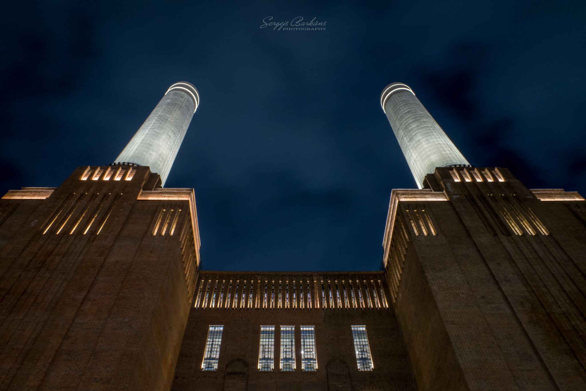 #battersea #powerstation #england #london #symmetry #perspective #parallels #chimney #uk, Sergejs Barkans