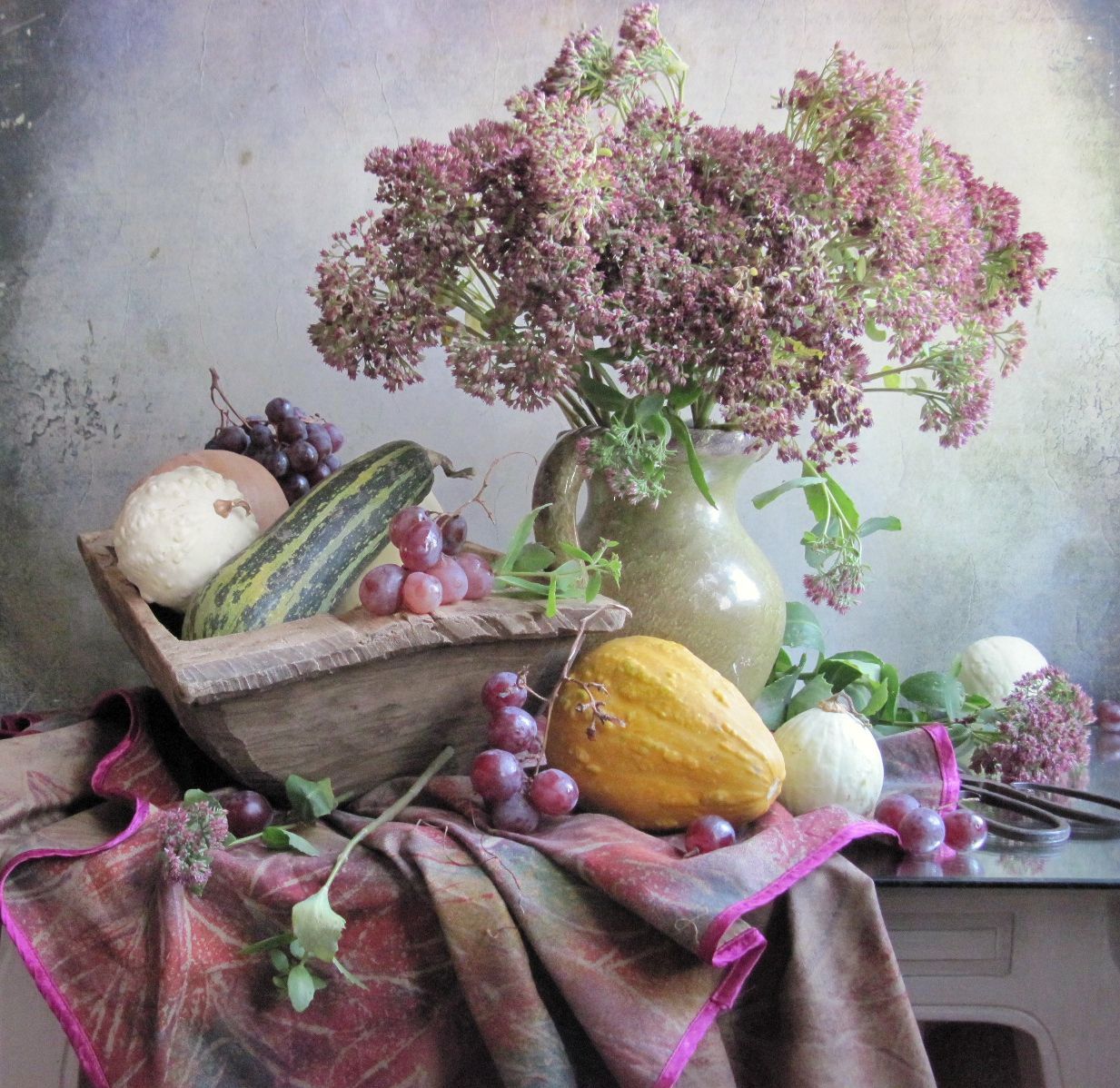 цветы, букет, очитки, виноград, тыквы, кувшин, корыто, ножницы, скатерть, винтаж, Наталия Тихомирова