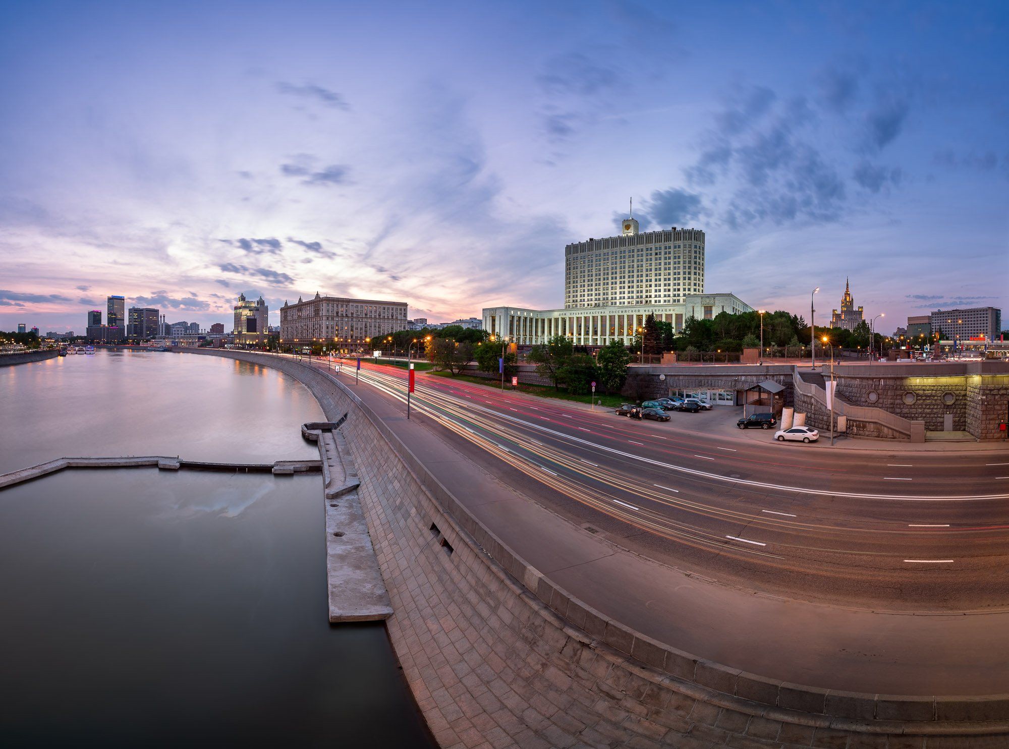 Белый Дом и Краснопресненская Набережная, Москва. Photographer Andrey  Omelyanchuk