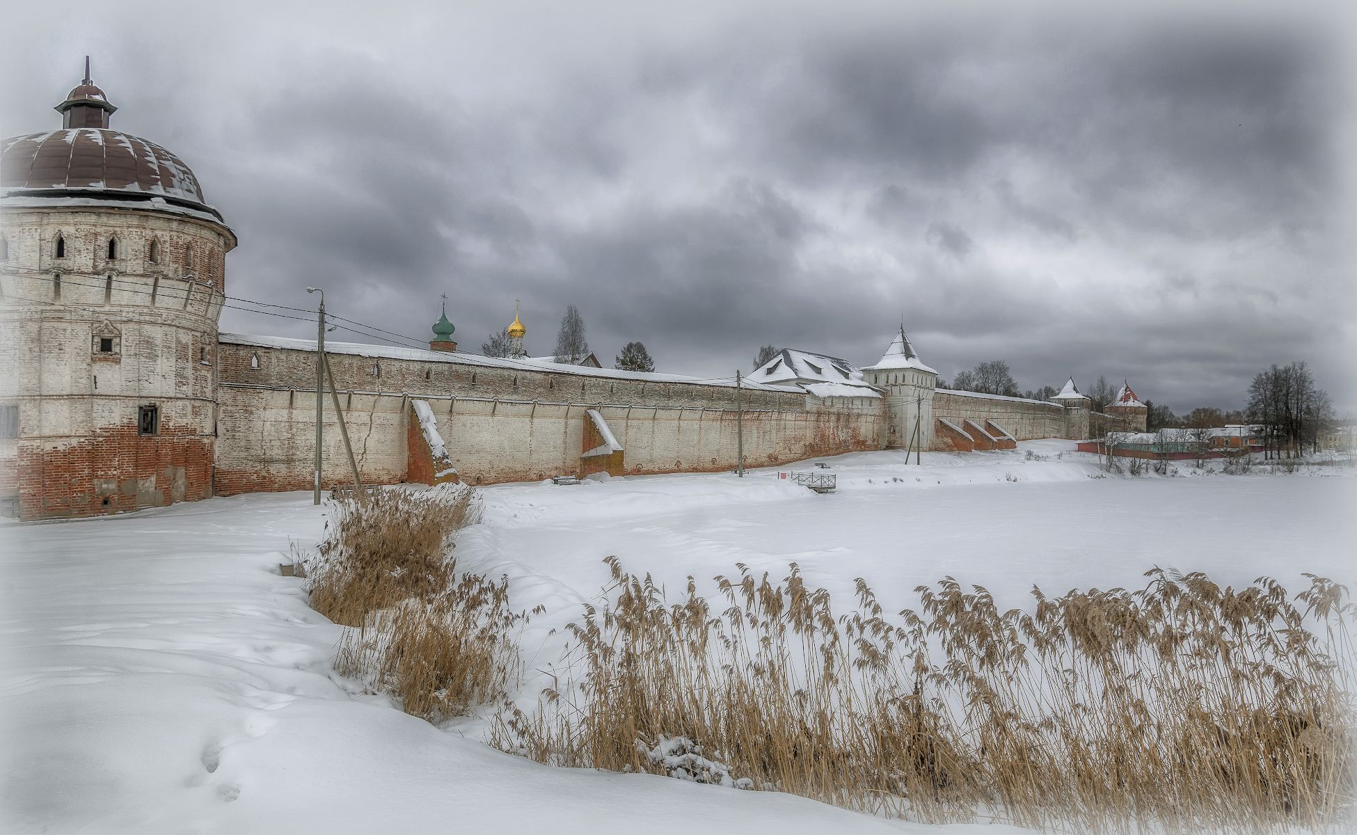 зима, снег, стена, башни, пруд, Сергей Аникин