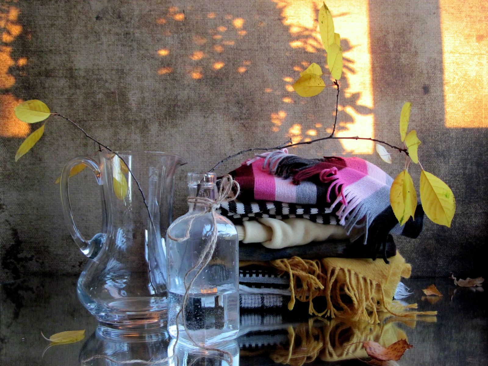 осень, ветки, кувшин, бутылка, стекло, шарфы, Наталия Тихомирова