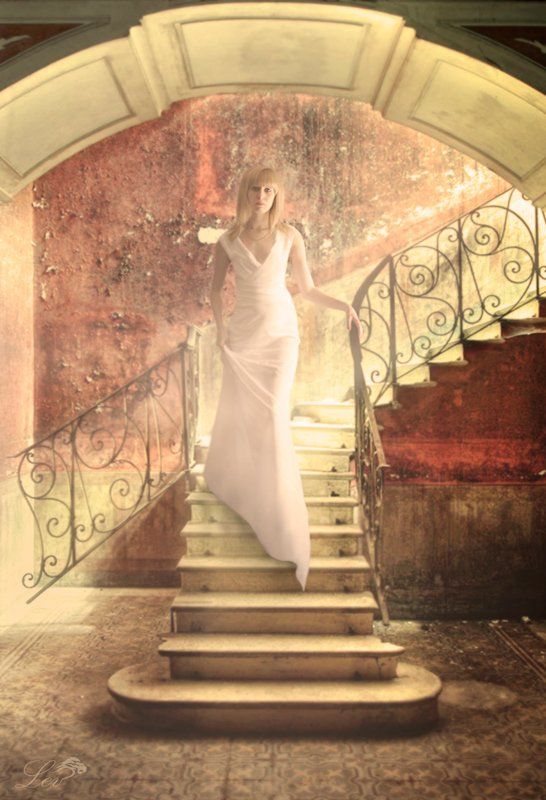лестница, перила, девушка, свет, яркость, белое платье, блондинка, Андрей