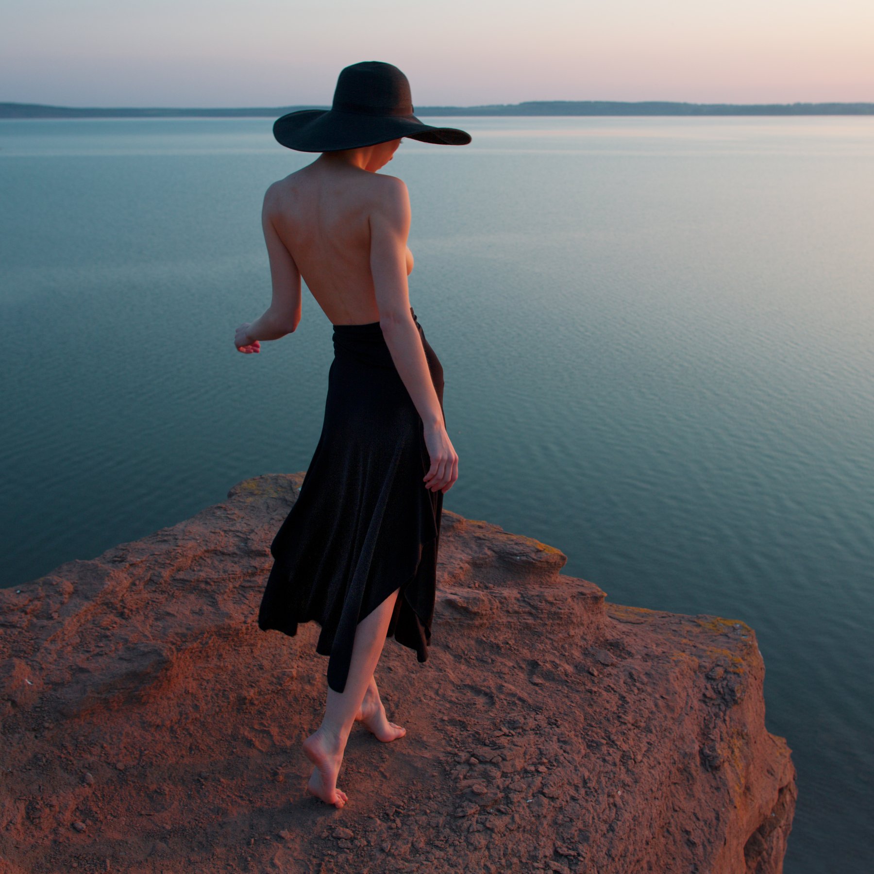 girl, lake, dawn, morning, hat, rock, russia, sunrise, water, bashkortostan, Роман Филиппов