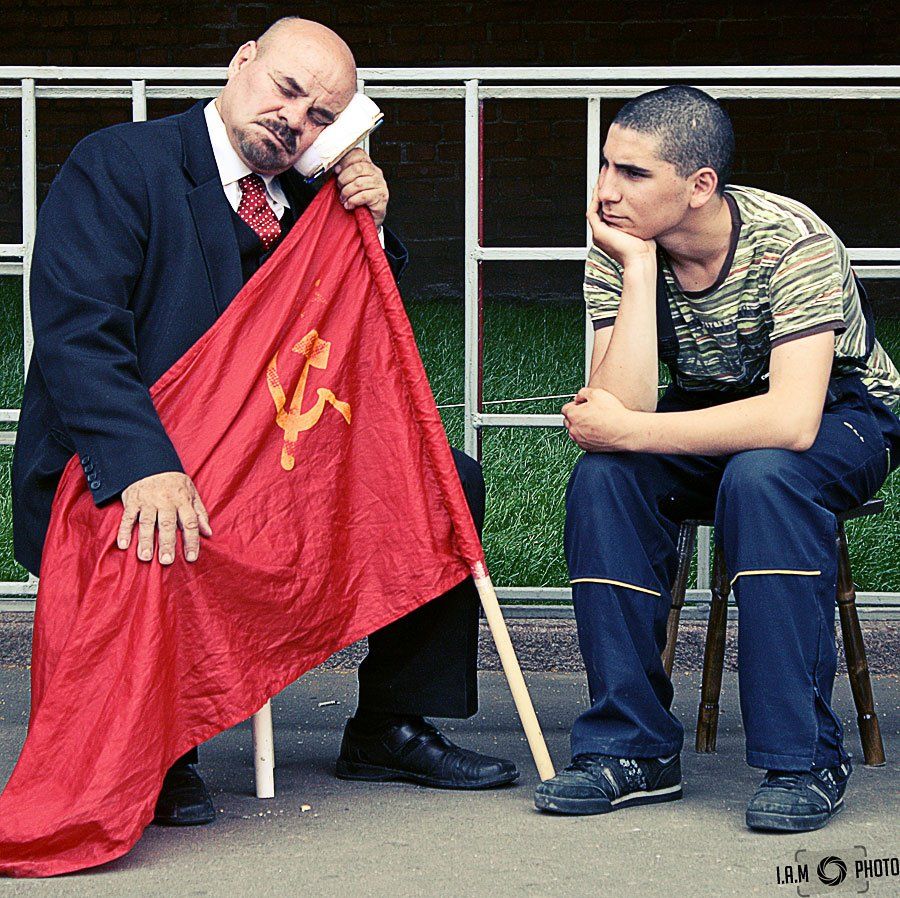 ленин, молодой, слушает, знамя, социализм, Артём Саватеев