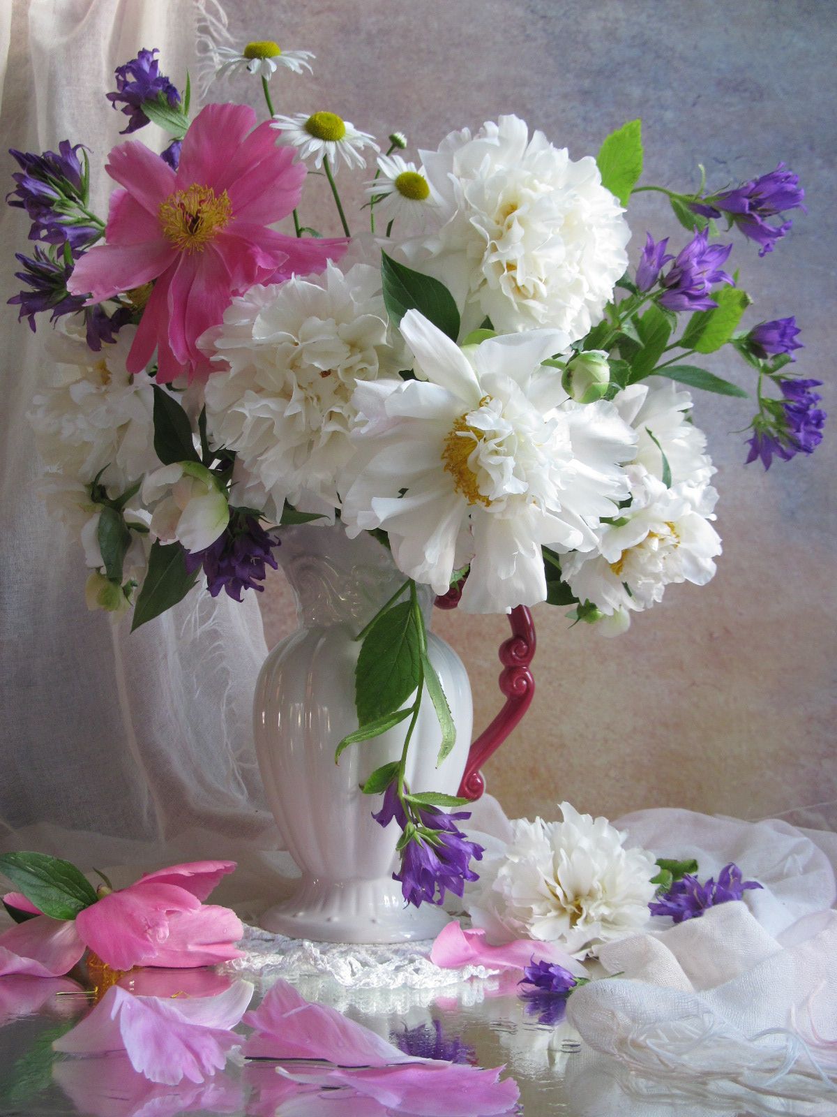 цветы, букет, пионы, ромашки, колокольчики, кувшин, фарфор, Наталия Тихомирова
