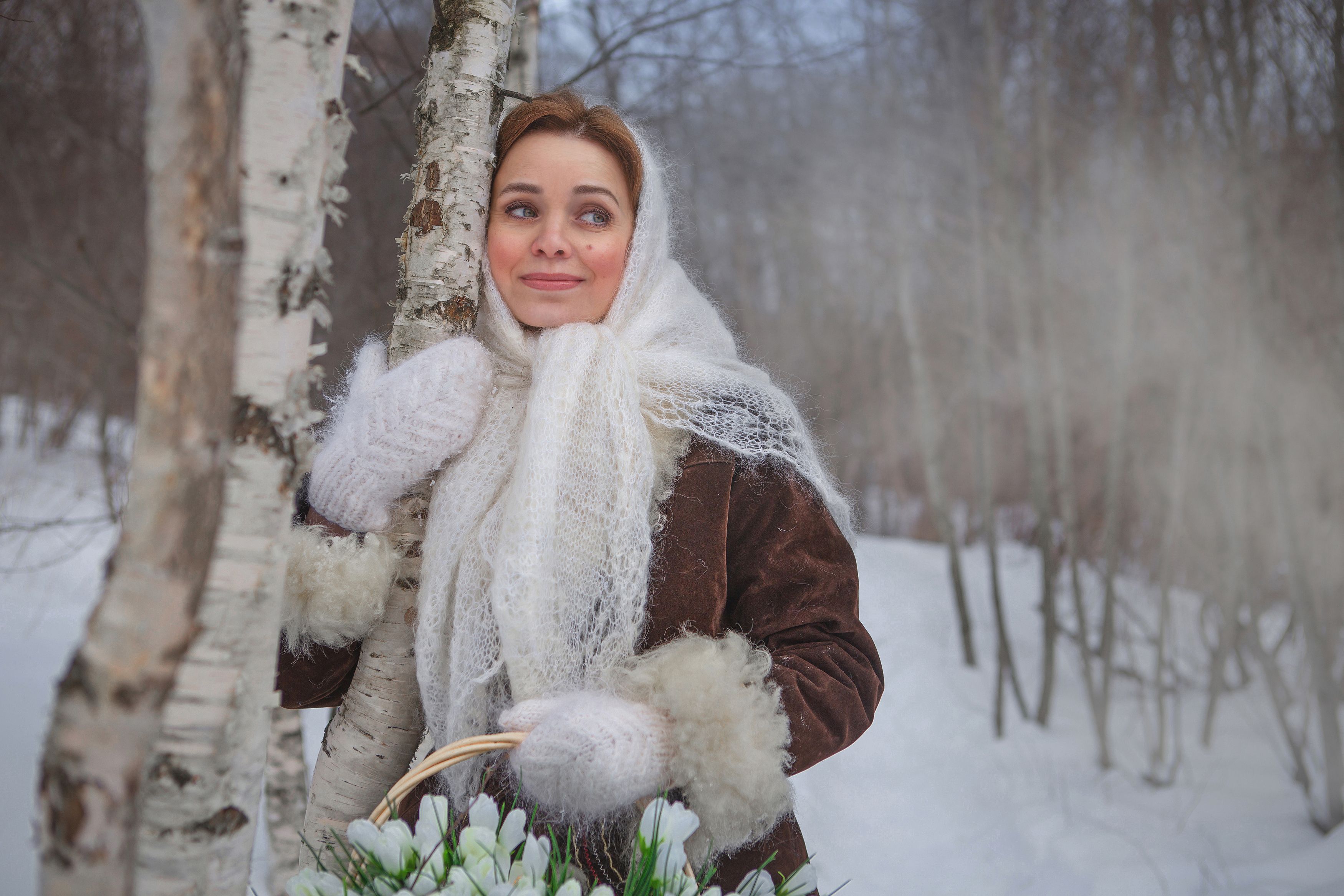 женщина зима природа красота любовь деревня лес снег лукошко платок рукавицы ручеёк фотография сказка, Татьяна Шепелева