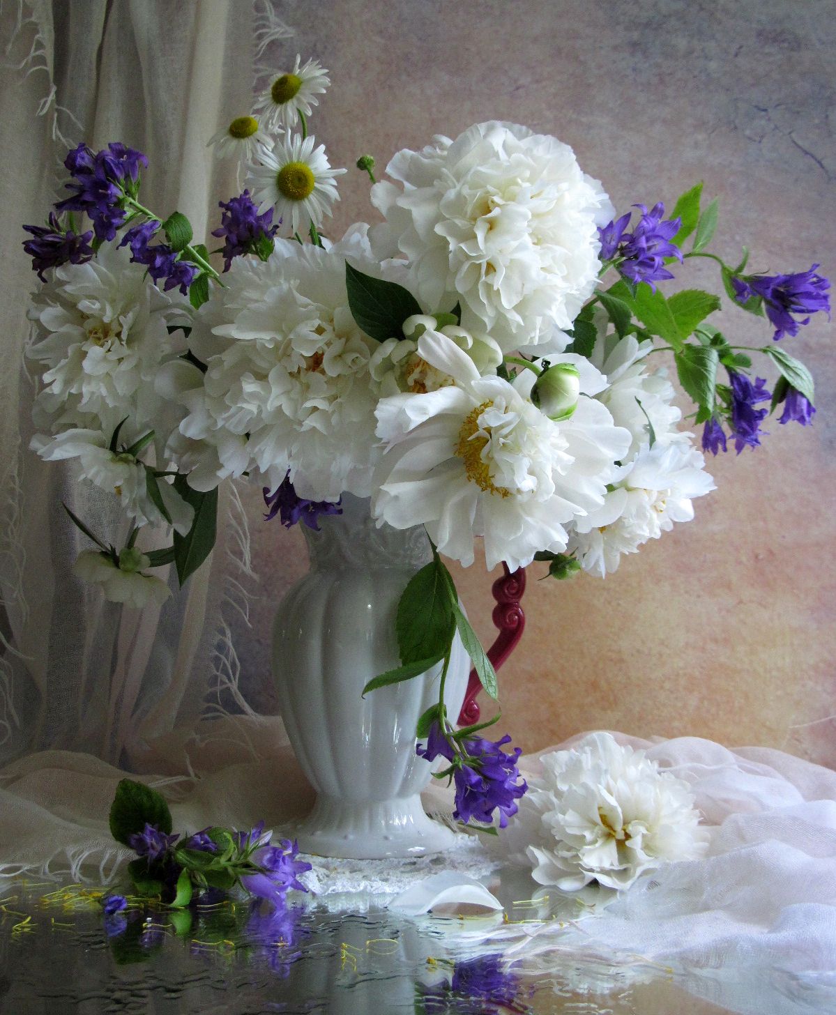 цветы, букет, пионы, ромашки, колокольчики, кувшин, палантин, Наталия Тихомирова