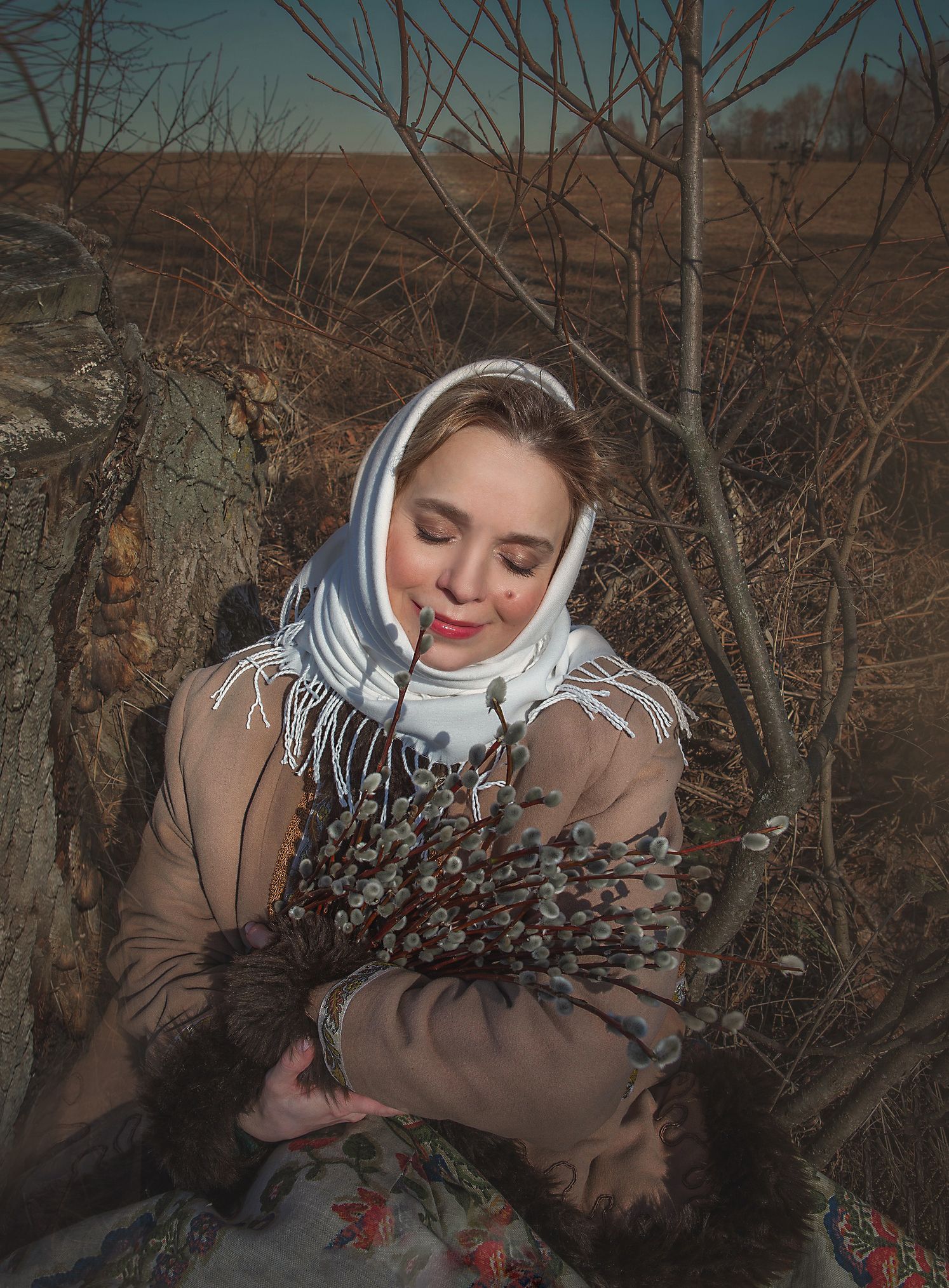 женщина весна  природа красота любовь деревня лес  лукошко платок фотография сказка, Татьяна Шепелева