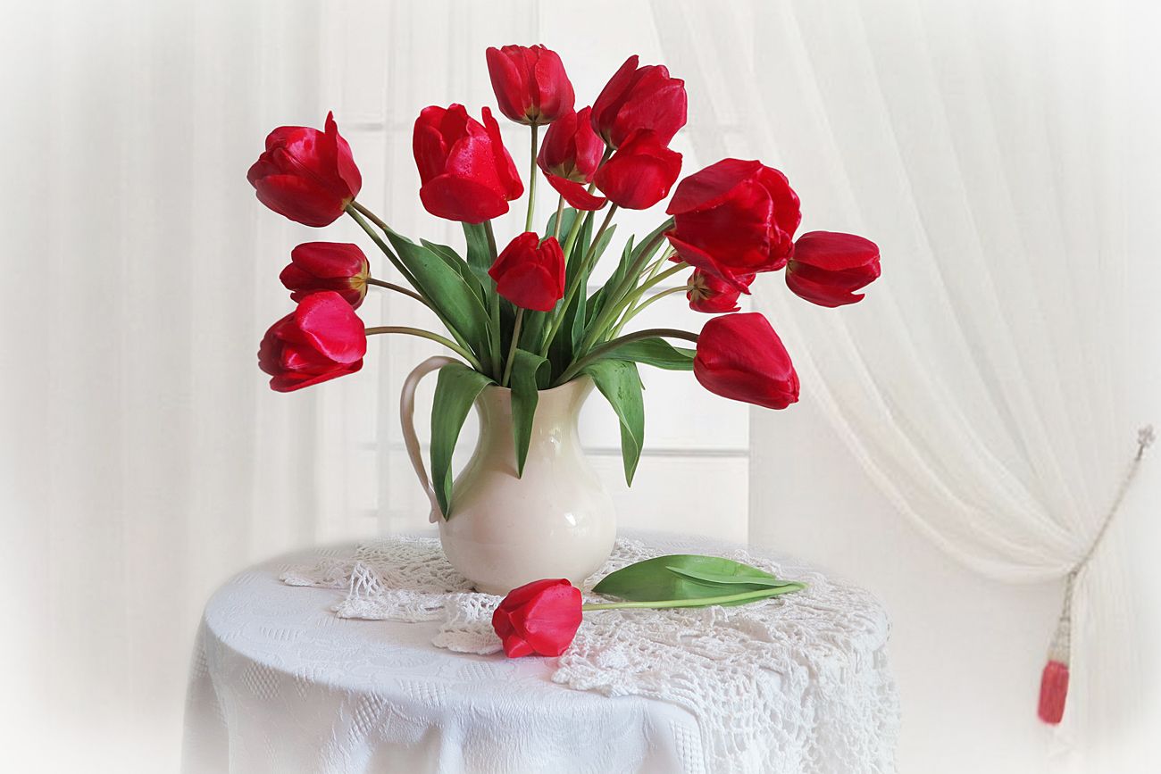 натюрморт,весна,ваза,красные тюльпаны, Алла Шевченко