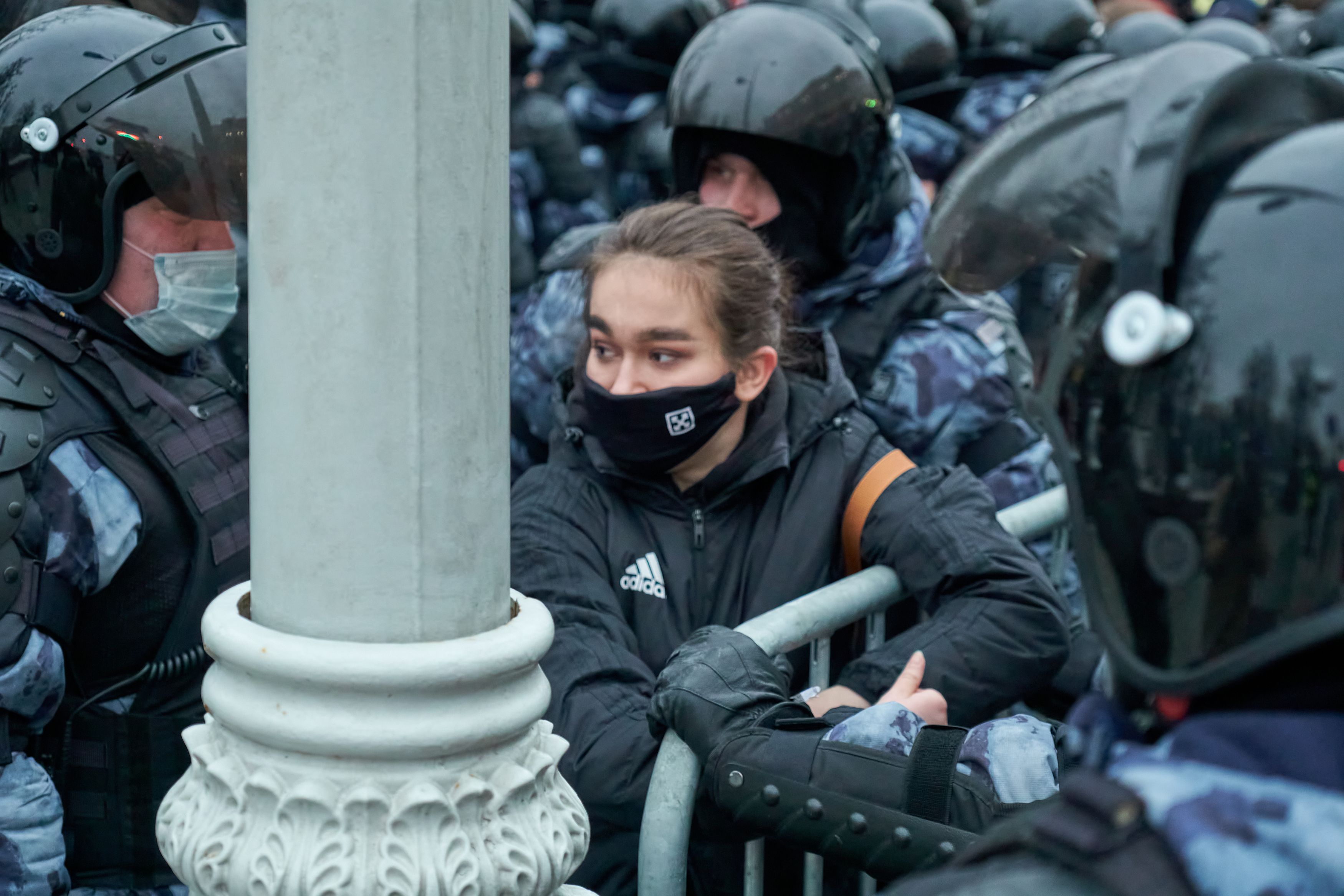 митинг, Навальный, ОМОН, женщина, протест, уличное противостояние, борьба, , Siergiejevicz Mihail