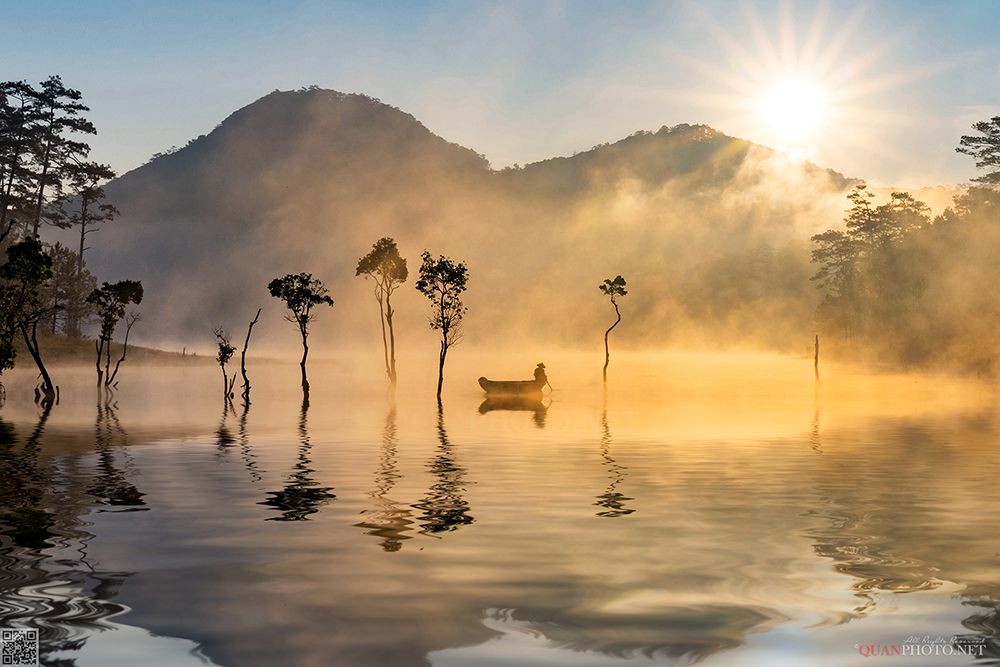 quanphoto, landscape, morning, sunrise, dawn, reflections, lake, fishing, tree, foggy, nature, vietnam, quanphoto
