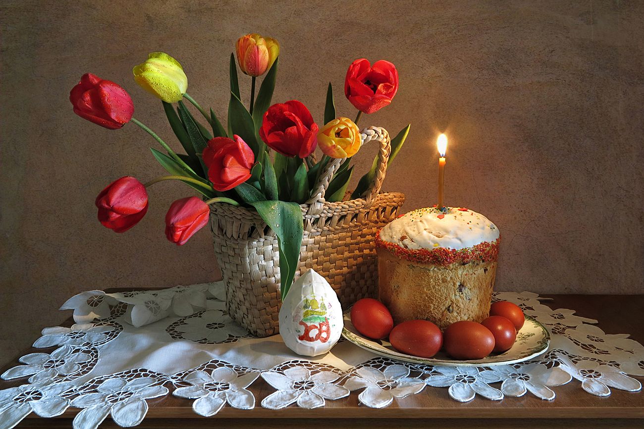 натюрморт,корзина, тюльпаны,пасха,свеча,праздник,салфетка,яйца, Алла Шевченко