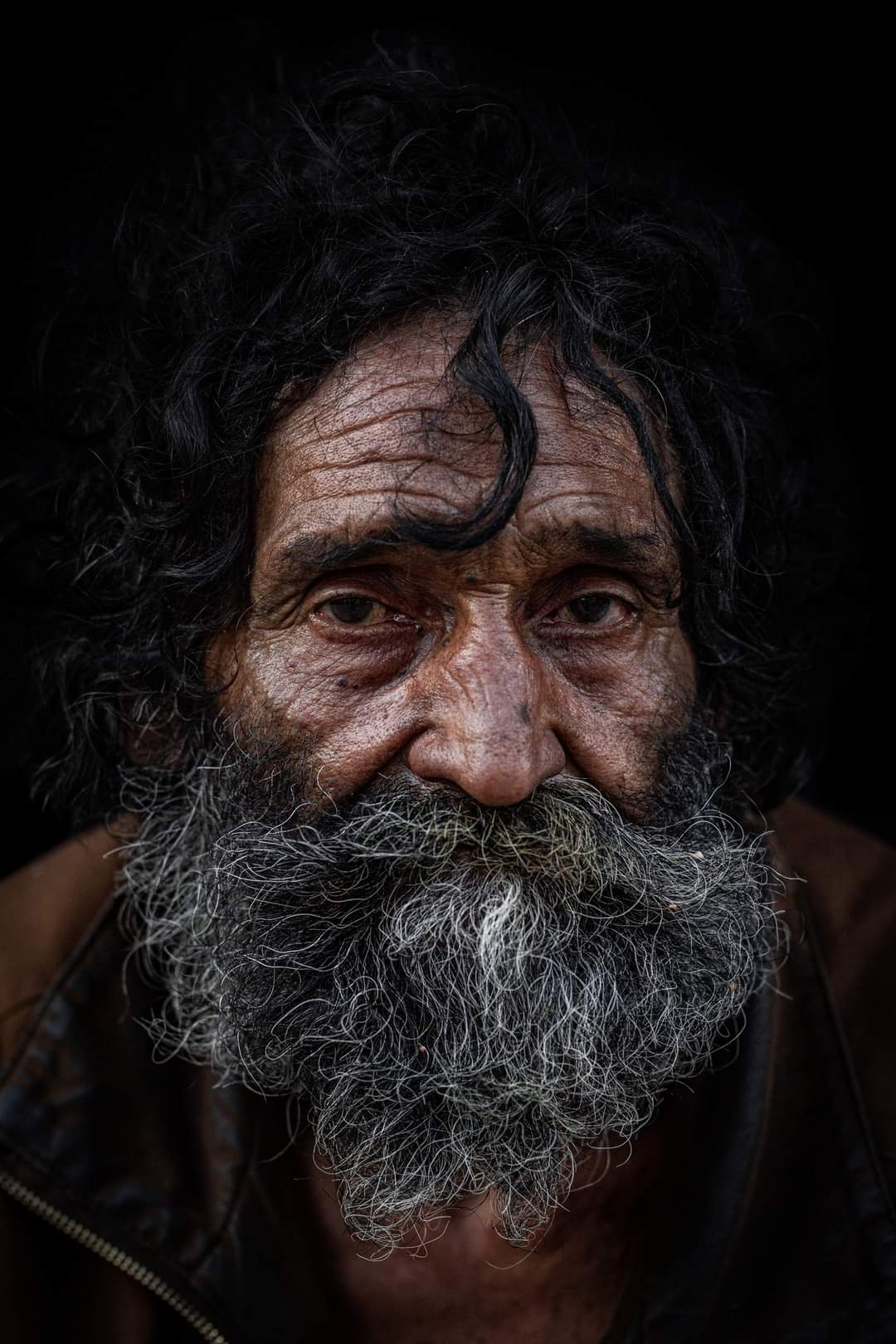 portrait, portraits, male portrait, retrato, retratos, bastian cifuentes araya, periodistafurioso, black and white, black & white, blanco y negro, human, homeless, situacion de calle, in-visibles, invisibles,, Bastián Cifuentes Araya