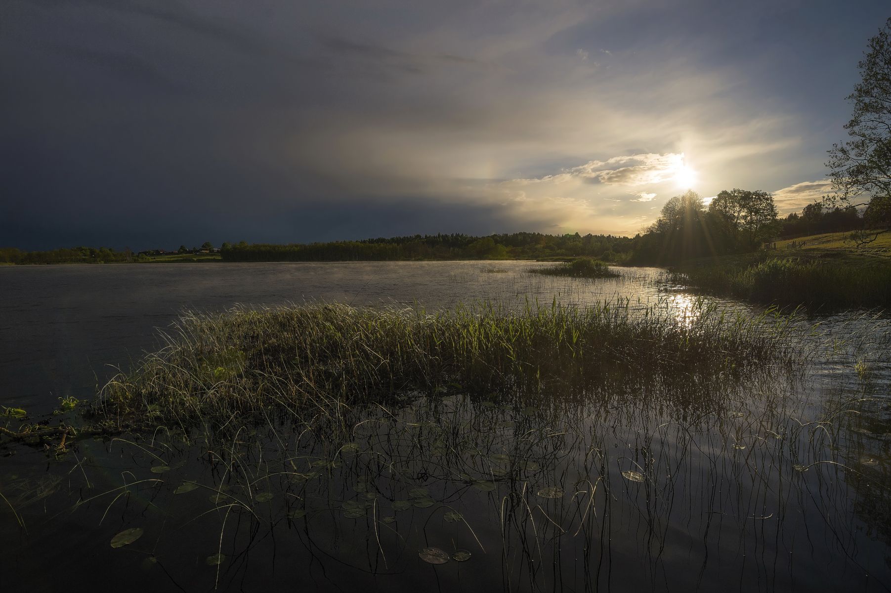 озеро, тучи, закат, Сергей Аникин
