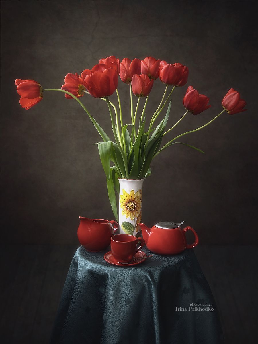 натюрморт, цветы, букеты, тюльпаны, кофейный столик, Приходько Ирина
