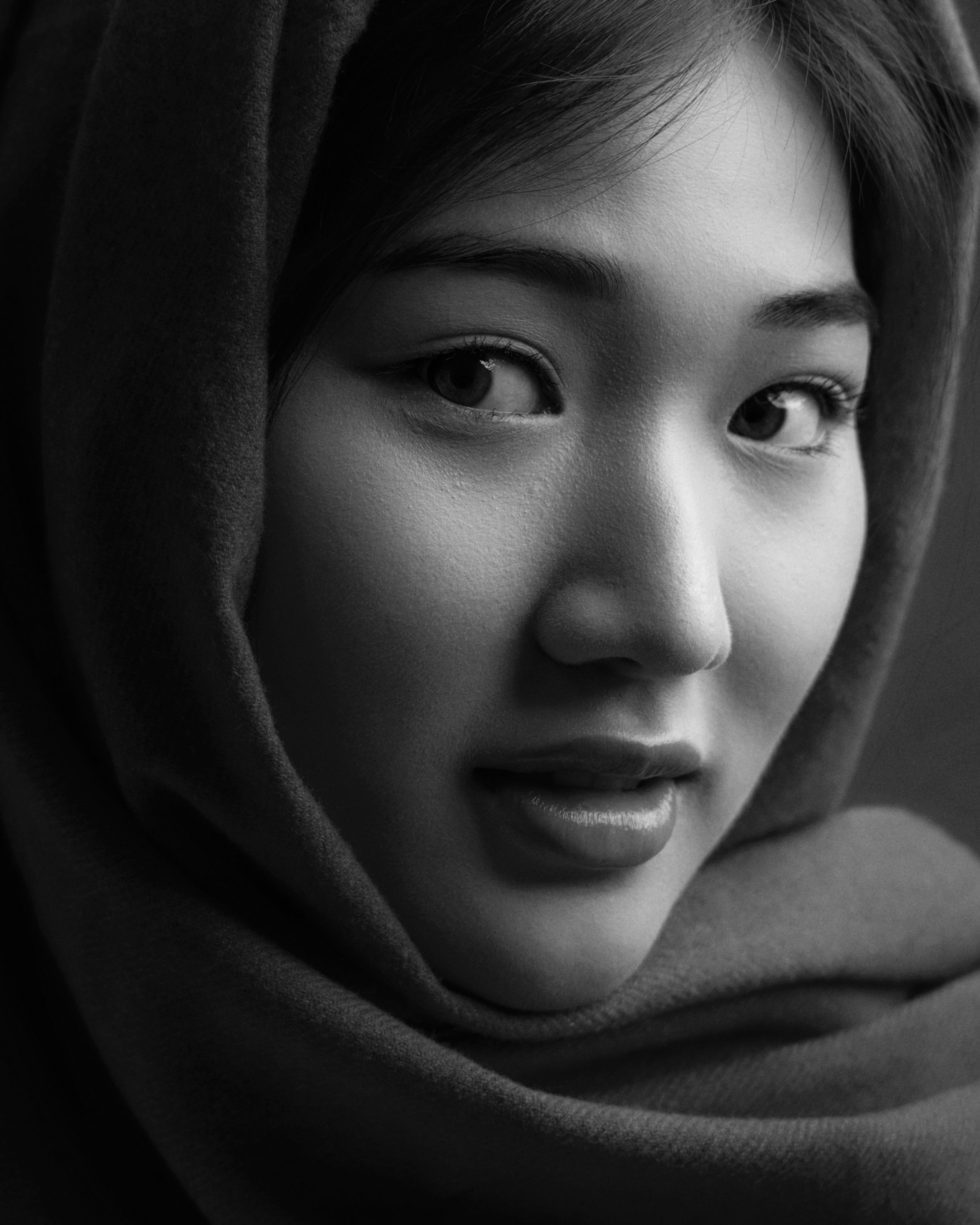 portrait, mood portrait, face, mood, asian, vietnamese, vietnam, eyes, close up, headshot, face, beauty, bw, black and white, monochrome, Nguyen Hoang Viet