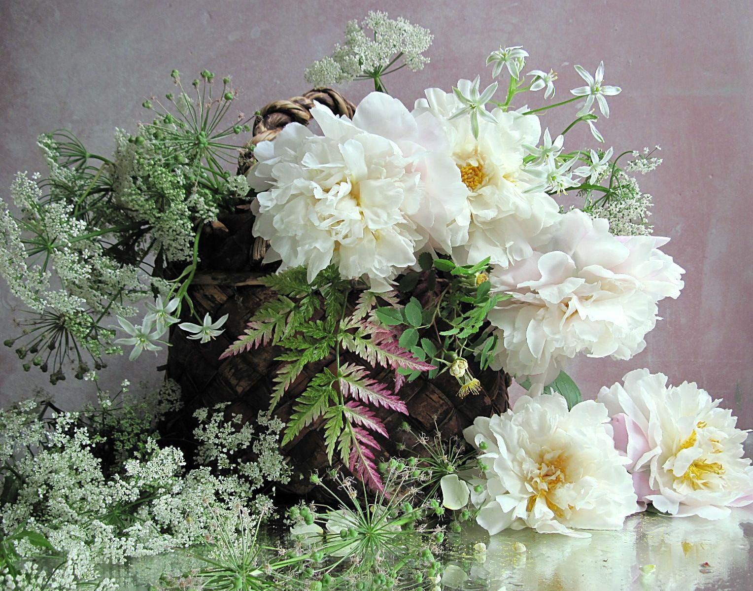 цветы, букет, пионы, сныть, птицемлечник, корзина, винтаж, Наталия Тихомирова