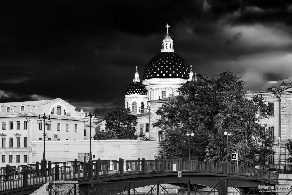 город, архитектура, санкт - петербург, троицкий - измайловский собор, храм, церковь, красноармейский мост, набережная реки фонтанки, родительская суббота, чёрно - белоефото, чб.фото, монохром, Павлова Марина