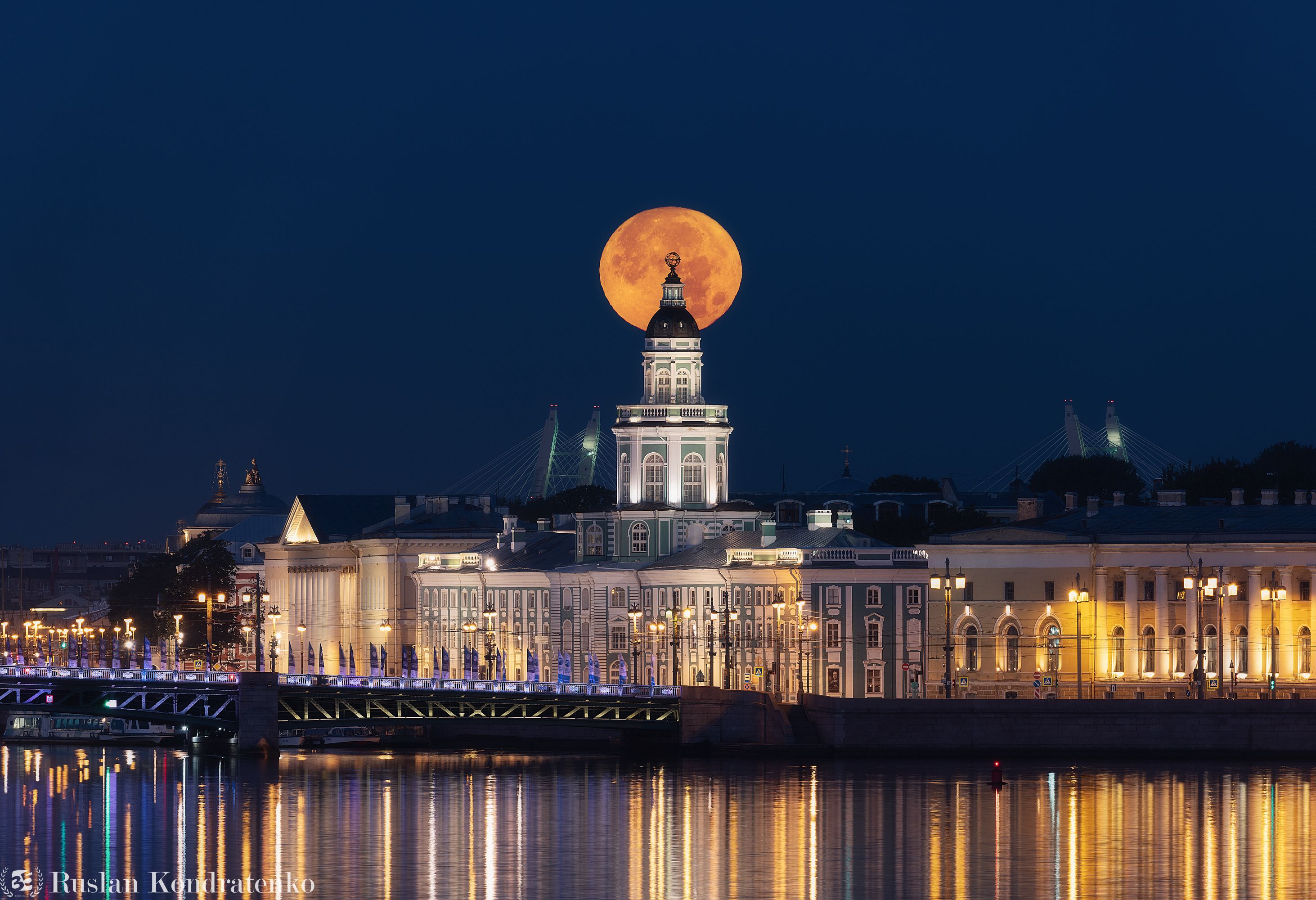 санкт-петербург, луна, полнолуние, восход луны, прострел, заход луны, кунсткамера, Кондратенко Руслан