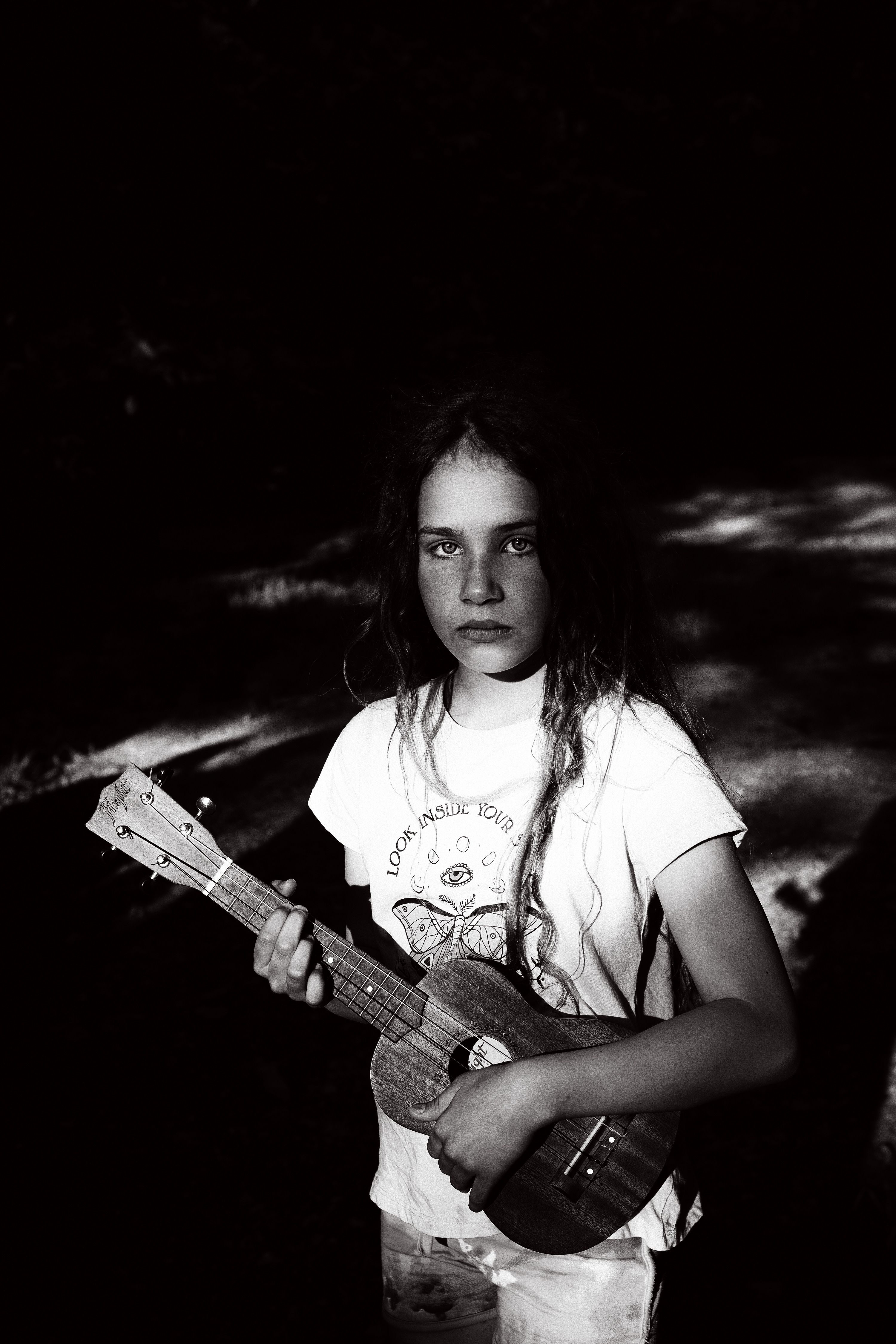 гитара, музыка, монохром, портрет, девочка, Сергей Шульга
