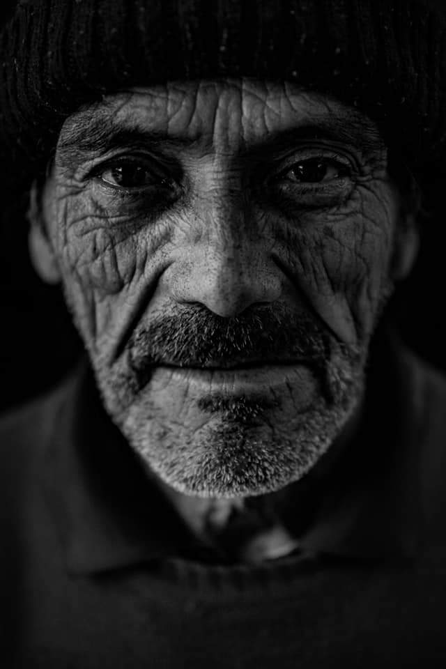 portrait, portraits, male portrait, retrato, retratos, bastian cifuentes araya, periodistafurioso, black and white, black & white, blanco y negro, human, homeless, situacion de calle, in-visibles, invisibles,, Bastián Cifuentes Araya