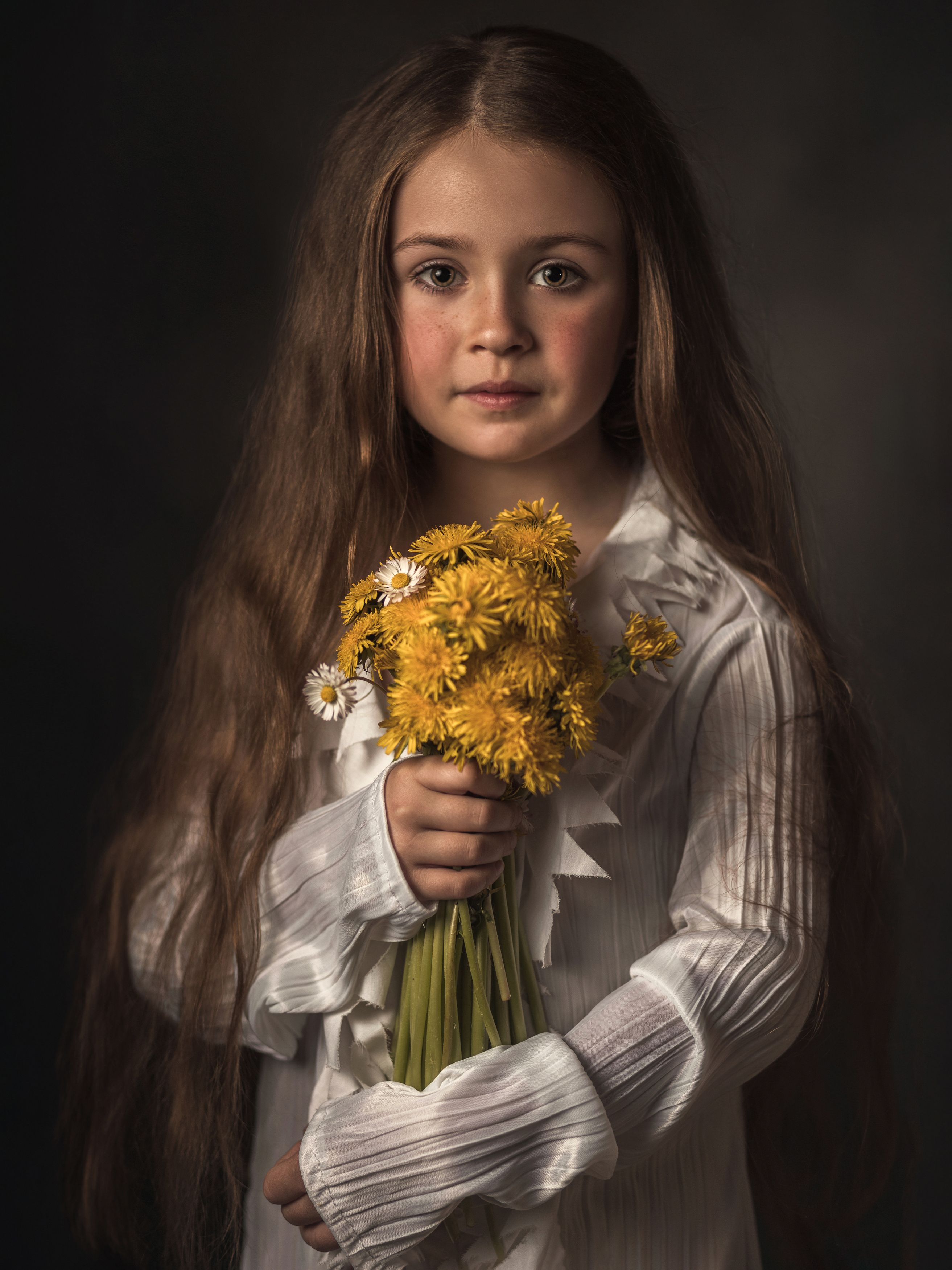 детский портрет, цветы, эмоции, взгляд, портрет, ребёнок, Aleksey Sologubov