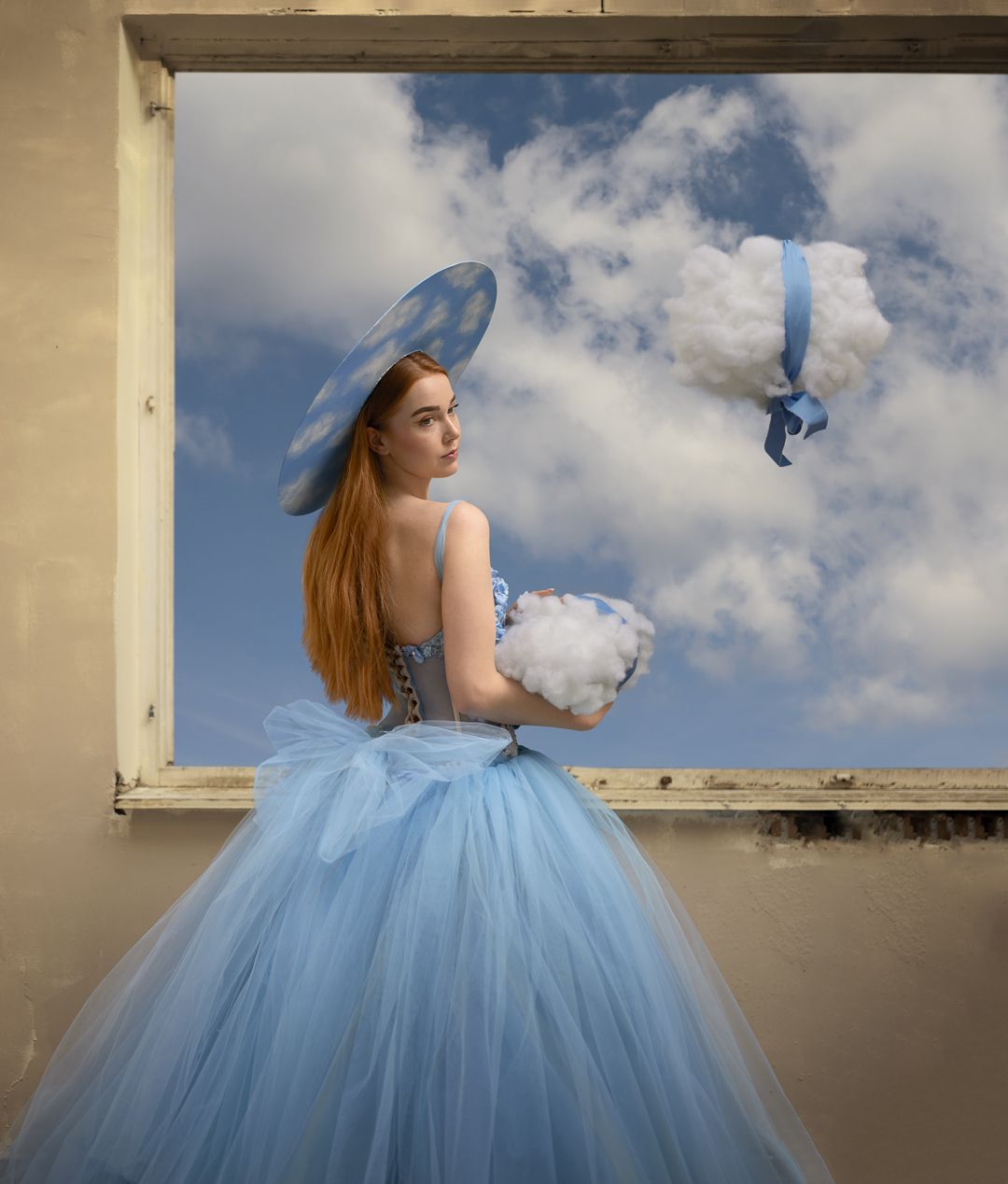 облака, девшка, голубой, небо, файн арт, Natalie Seitner