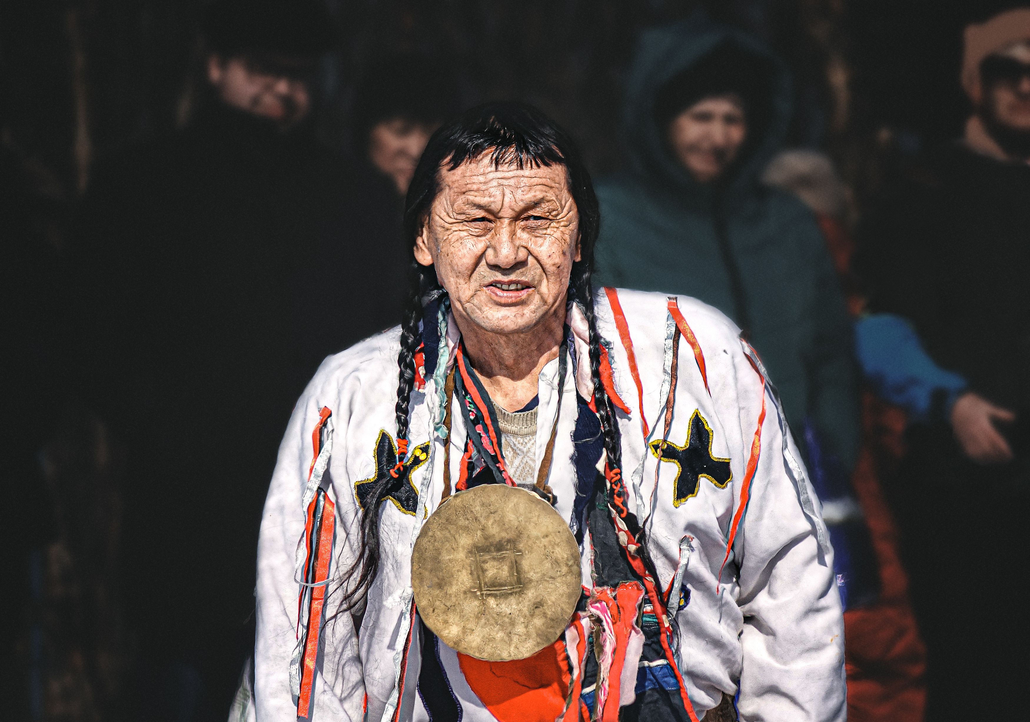 портрет, мужской портрет, удэгейский шаман, национальная одежда, Игорь Жабский