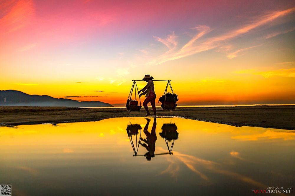 quanphoto, landscape, morning, sunrise, dawn, reflections, woman, beach, vietnam, quanphoto