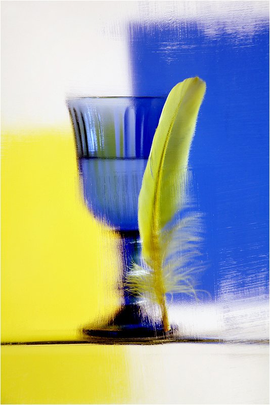 бокал, синий бокал, перо, жёлтое перо, натюрморт,, Victor Pechenev