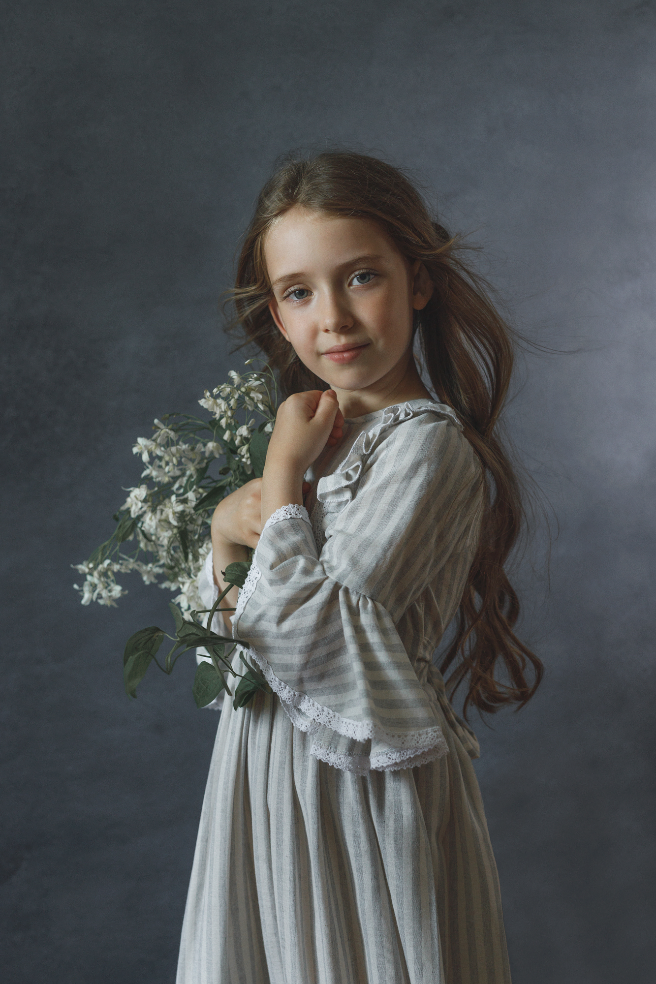 малышка, красивая, девочка, студия, портрет, цветы, длинные волосы, лица, цвет, Ведмеденко Оксана