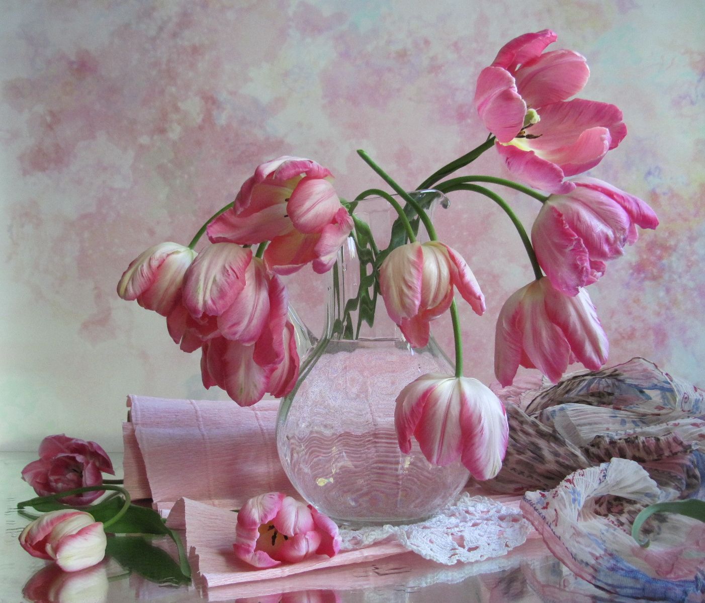 тюльпаны, розовый цвет, кувшин, салфетка, шарф, Наталия Тихомирова