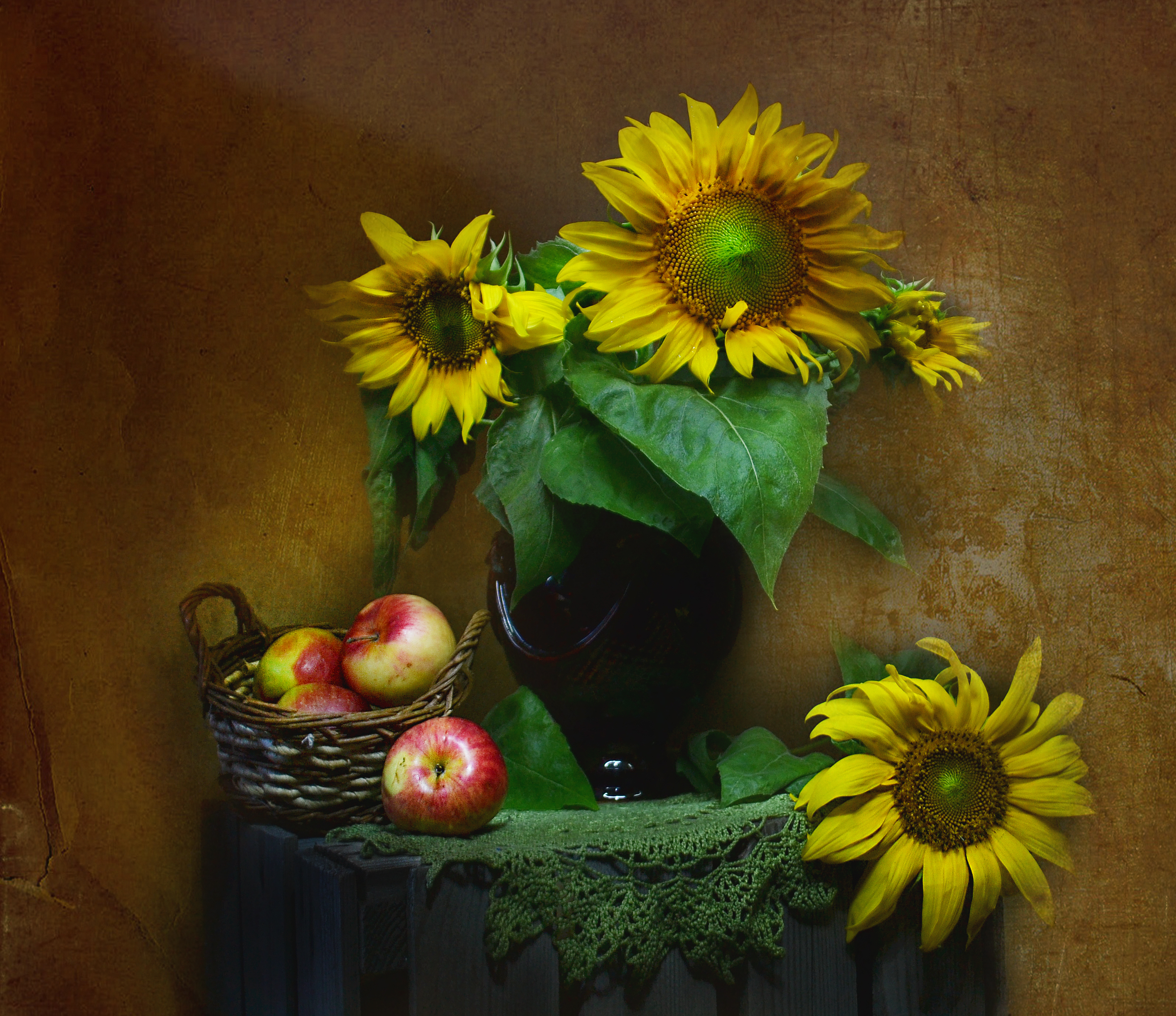 still life, натюрморт, цветы, фото натюрморт, лето, август, подсолнухи, яблоки, Колова Валентина