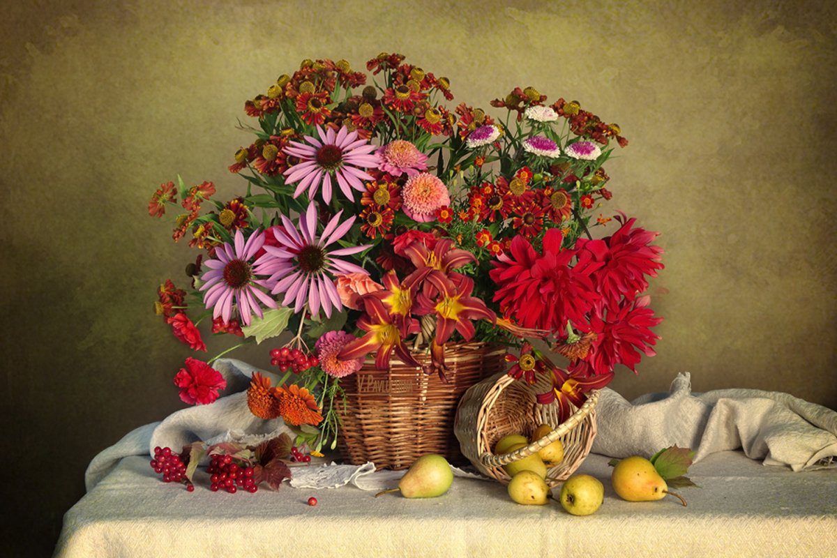 букет красивых цветов, груши, Вера Павлухина