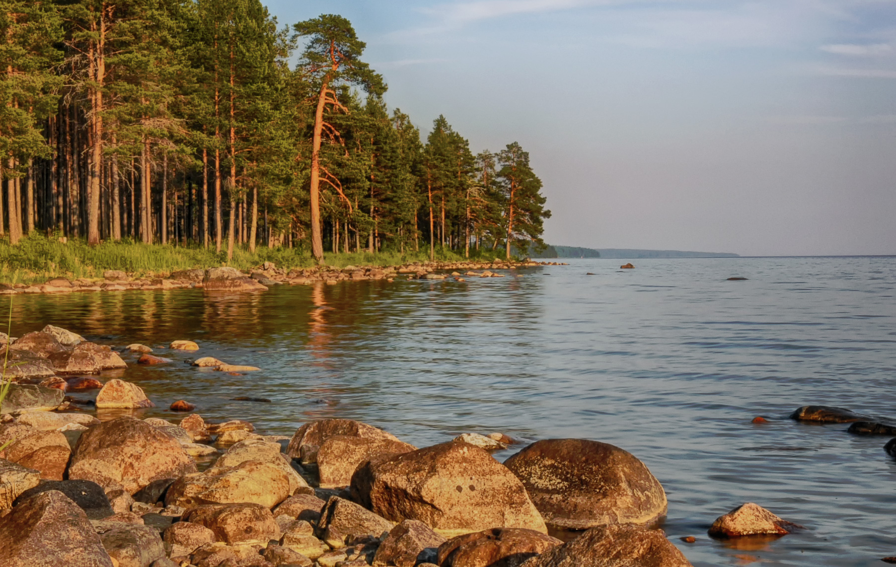 Оне озеро онежское. Озеро Онега Карелия. Онежское озеро Петрозаводск. Острова Онежского озера. Онежское озеро Вологда.