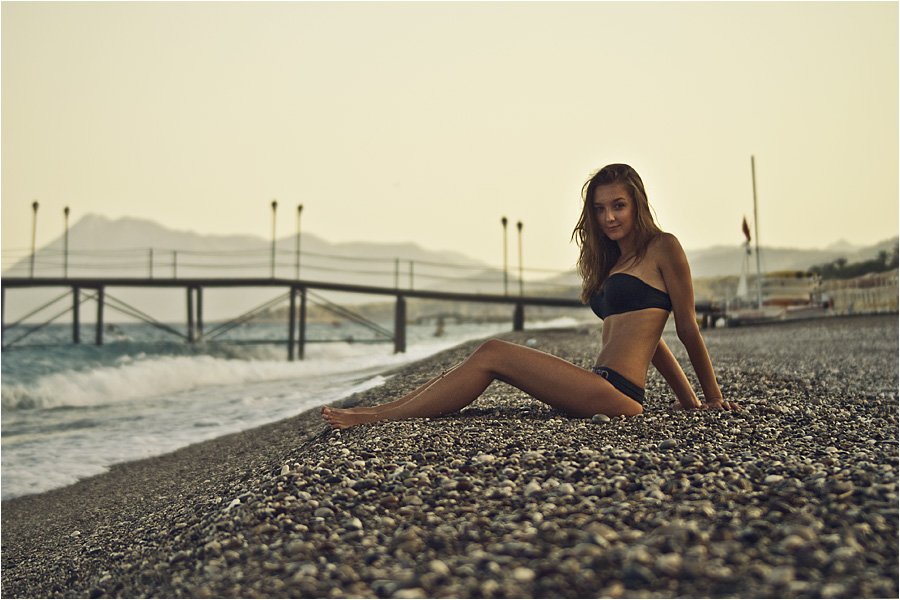 море, галька, девушка, пляж, Владимир Эделев