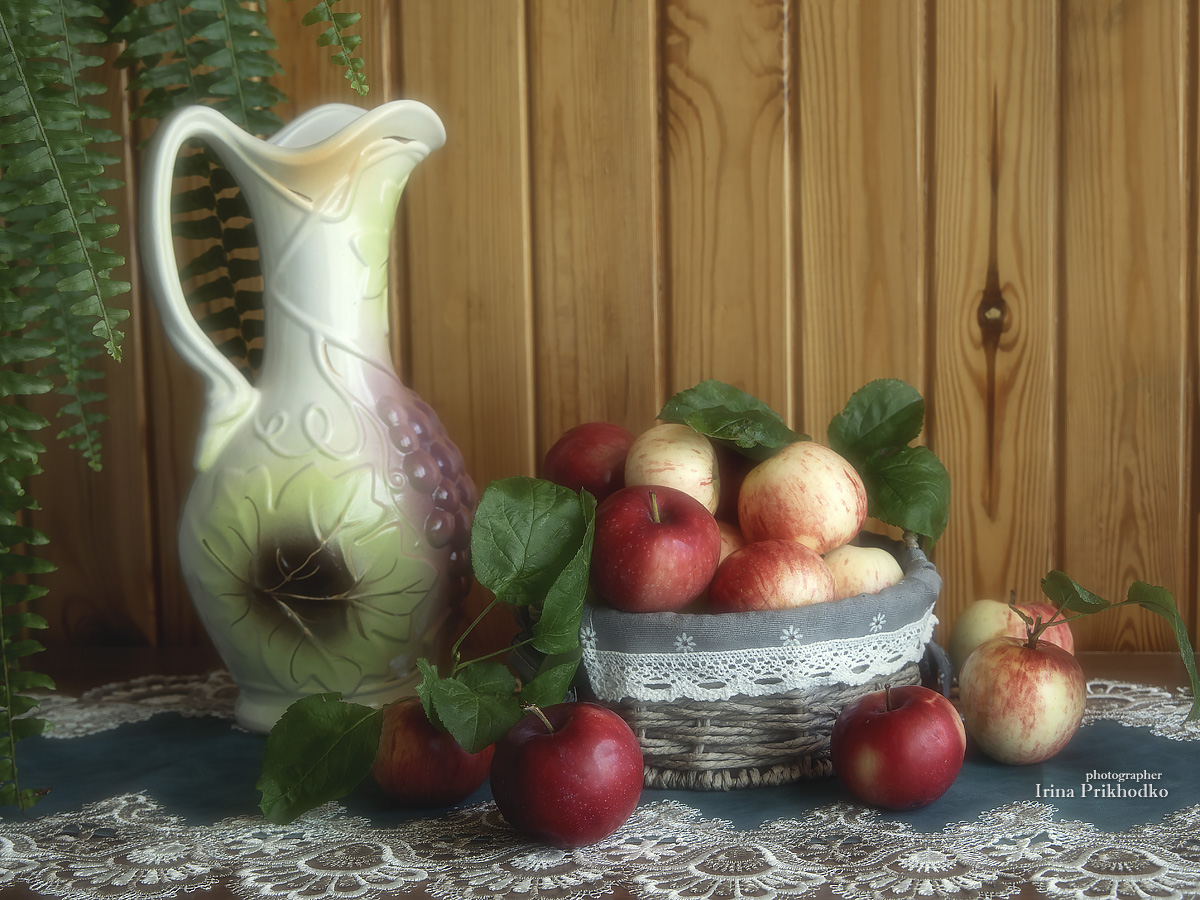 натюрморт, яблоки, фрукты, кувшин, Приходько Ирина