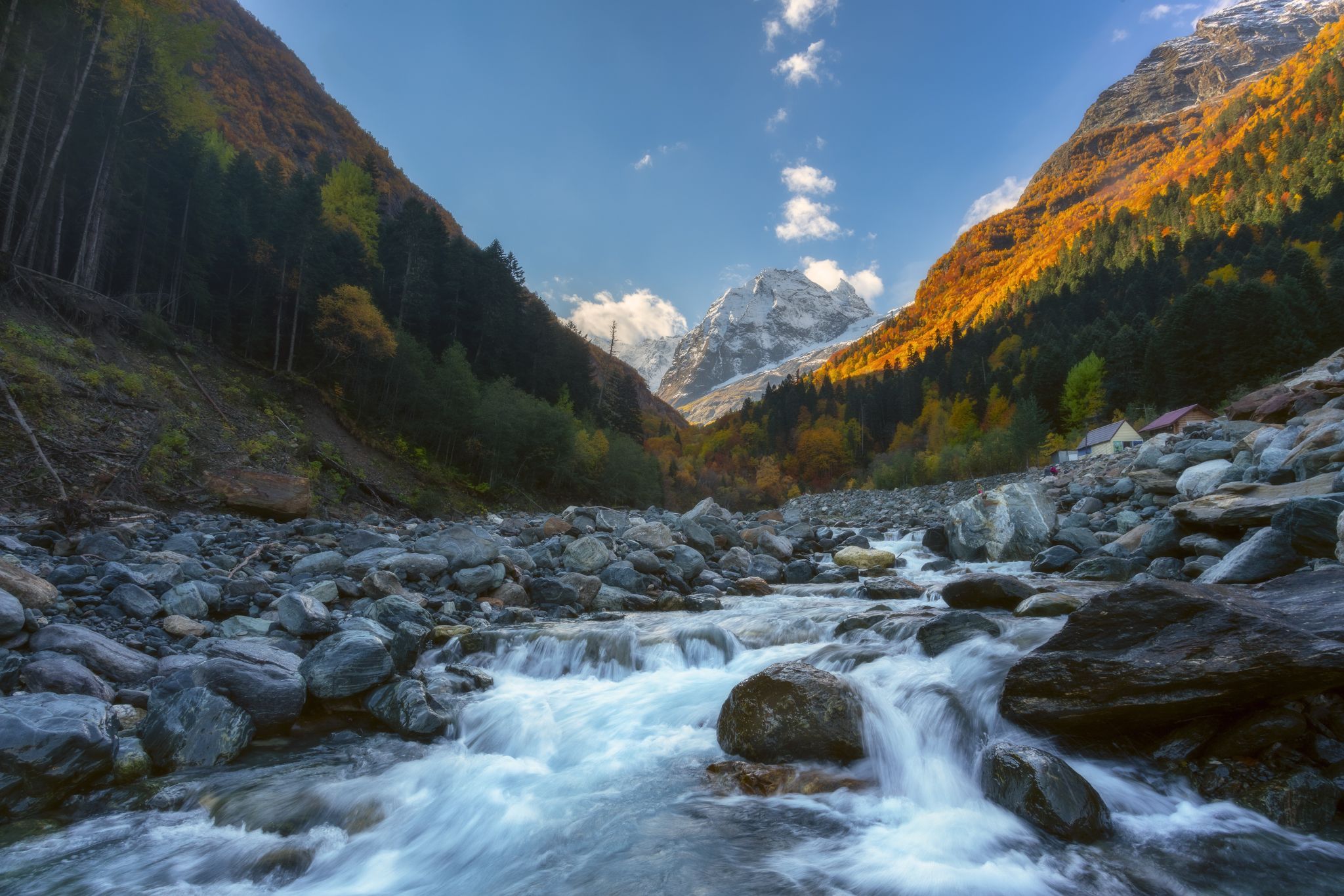 Спуск в ущелье Аманауз Архыз