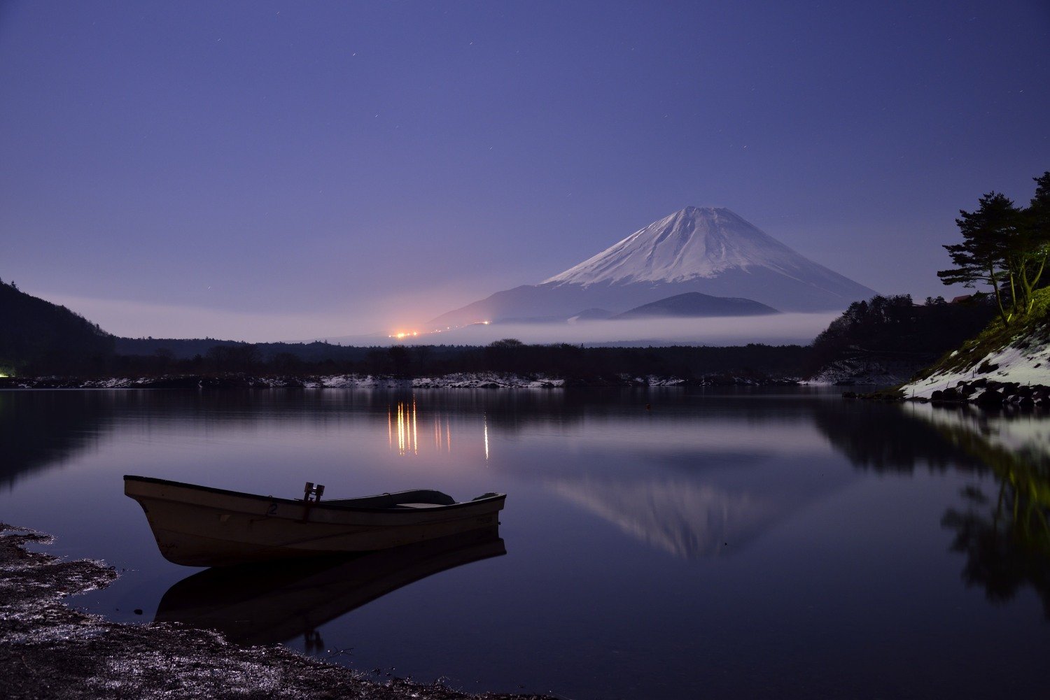 fuji,mountain,lake,reflection,snow,cloud,water,boat,light,night,, Takashi